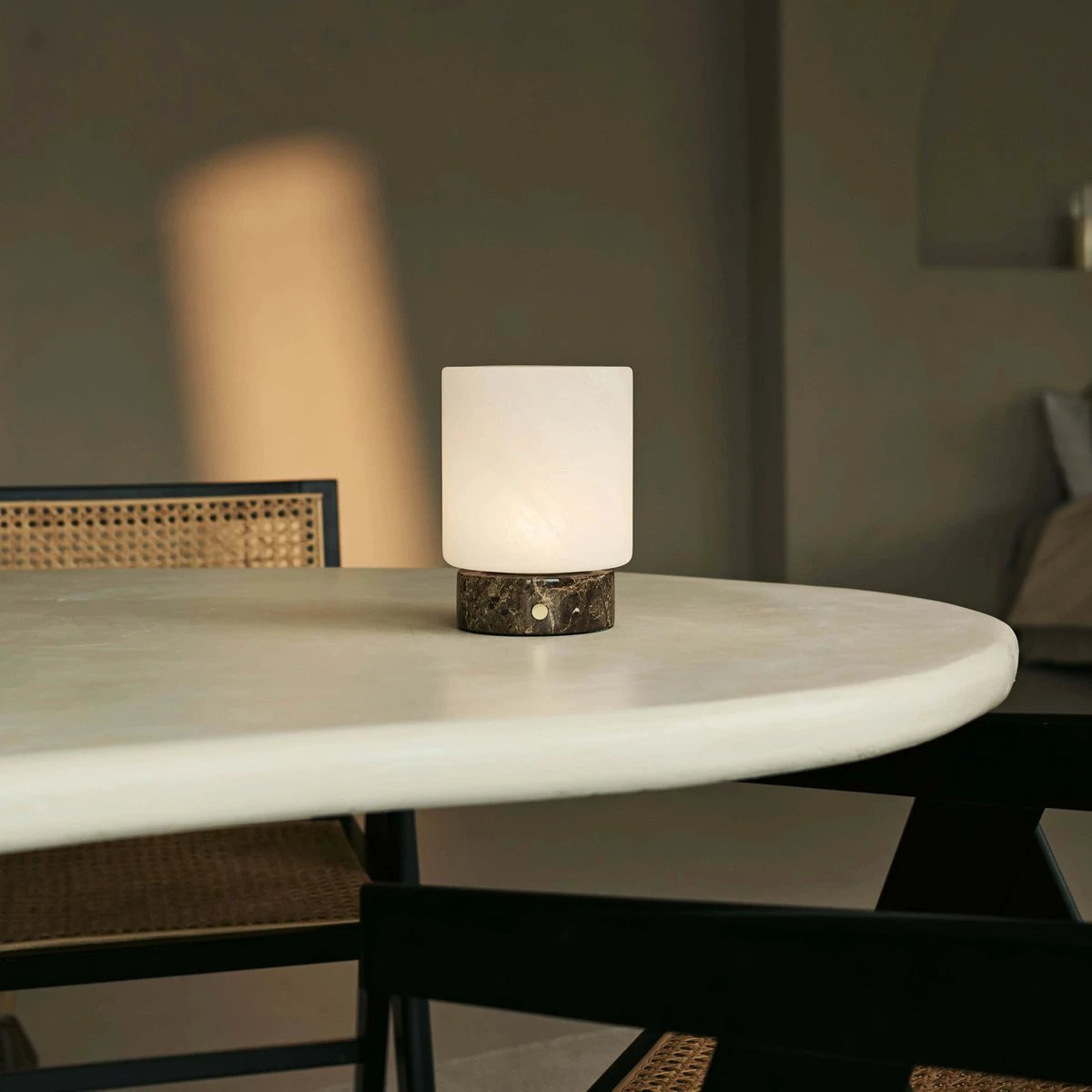 Tafellamp oplaadbaar Mauve Gierstbruin/emperador donker by Tavellio - Amsterdam