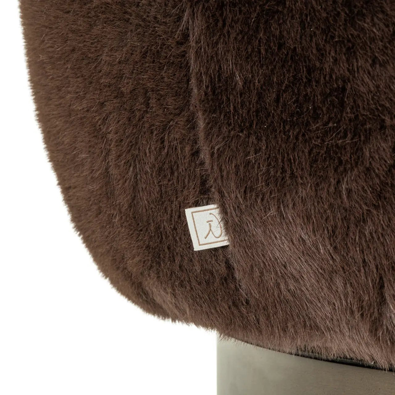 Loungefauteuil Colmar chocoladekleurig, pluizig, draaibaar by Richmond Interiors