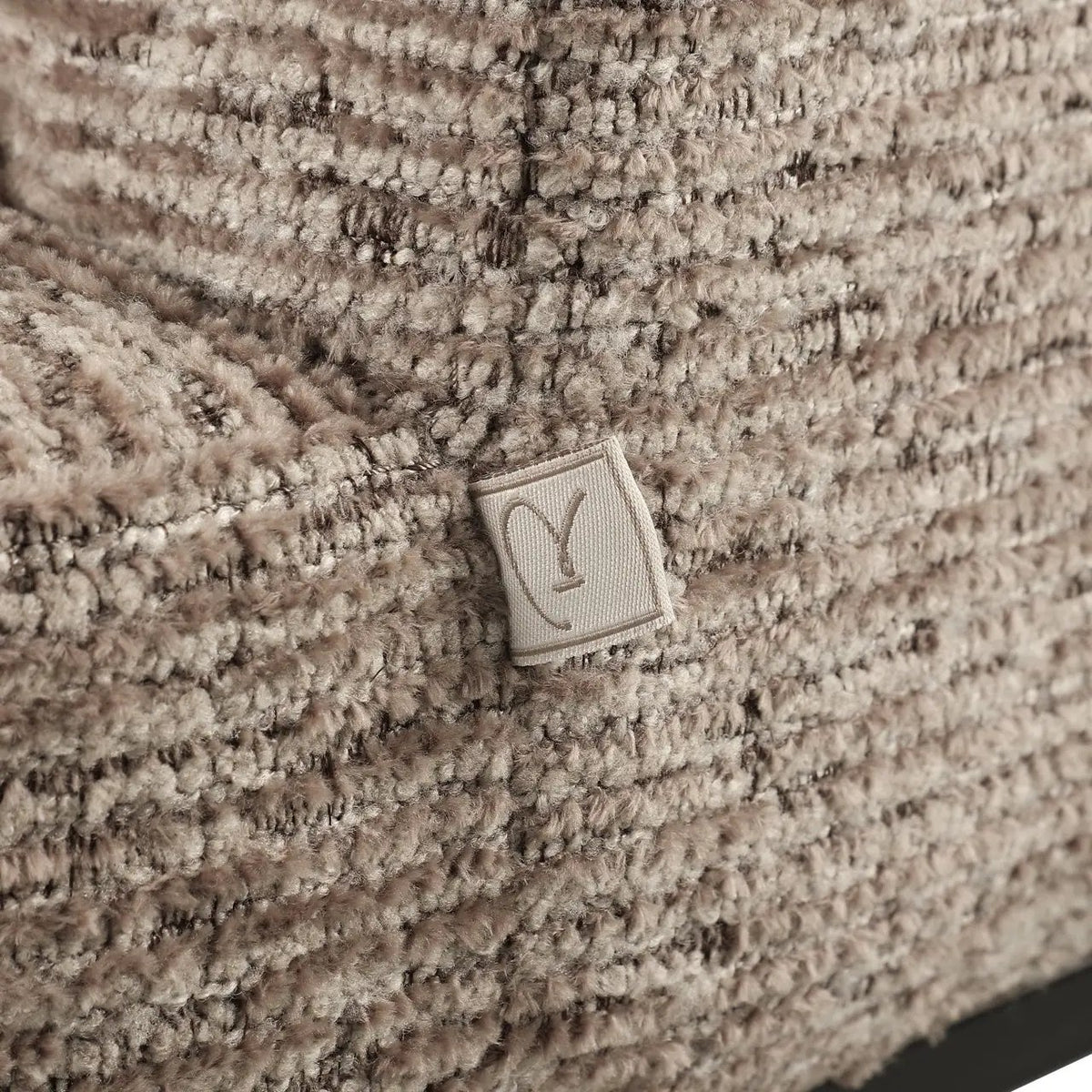 Eetkamerstoel Rochenne mocca linear draaibaar op wielen by Richmond Interiors