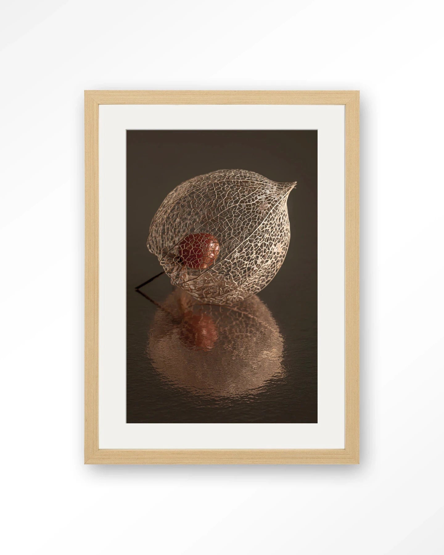 De Reflectie Van Vergankelijkheid In Bruintinten - Moderne Wanddecoratie | Artprint, Glass Art, Wandkleed by Urban Cotton
