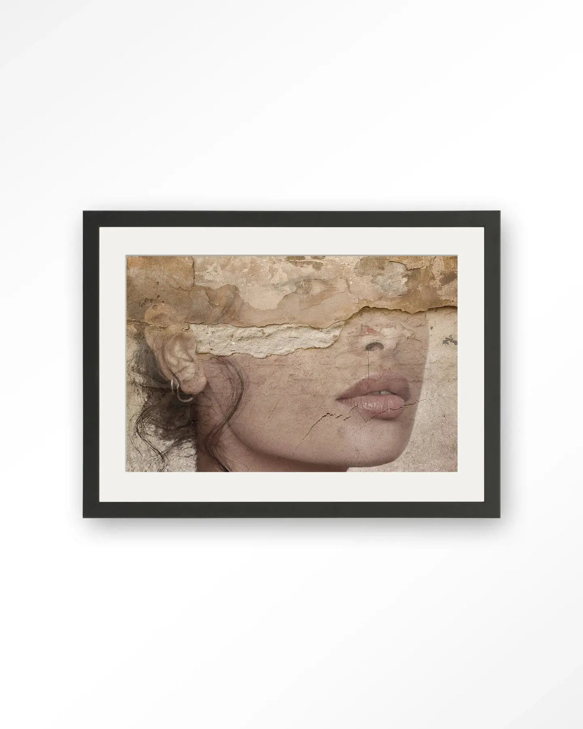 Face Behind The Wall - Moderne Wanddecoratie | Artprint, Glass Art & Wandkleed by Urban Cotton