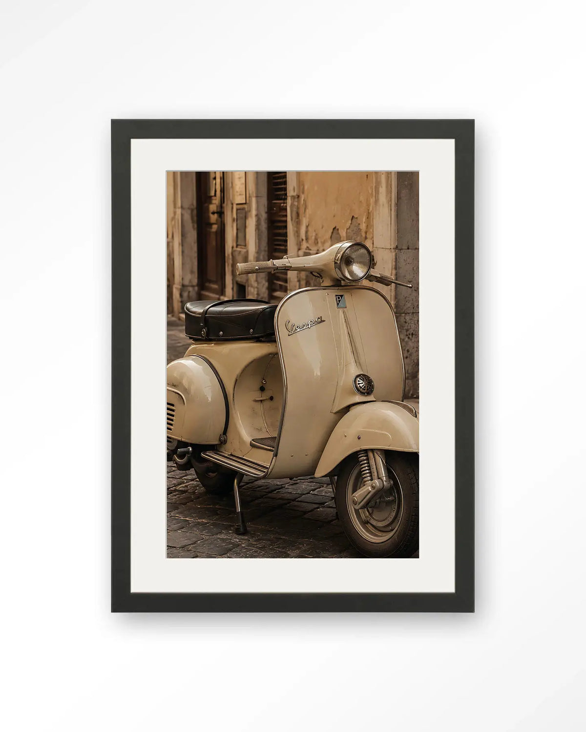 Vespa Crema - Moderne Wanddecoratie | Artprint, Glass Art & Wandkleed by Urban Cotton