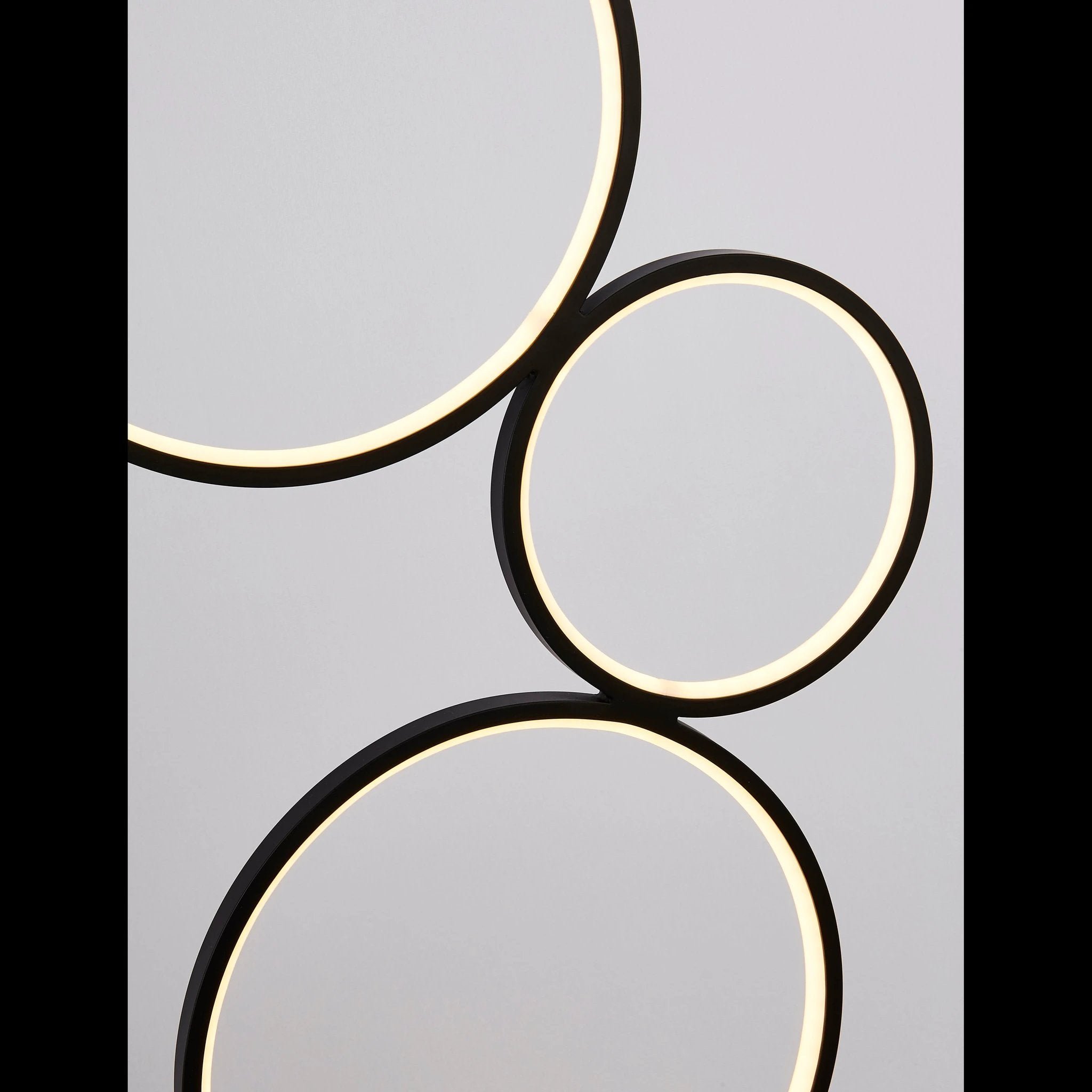 Vloerlamp Cirque 5Lt Ring - Black Metal & Opal Silicon by Searchlight