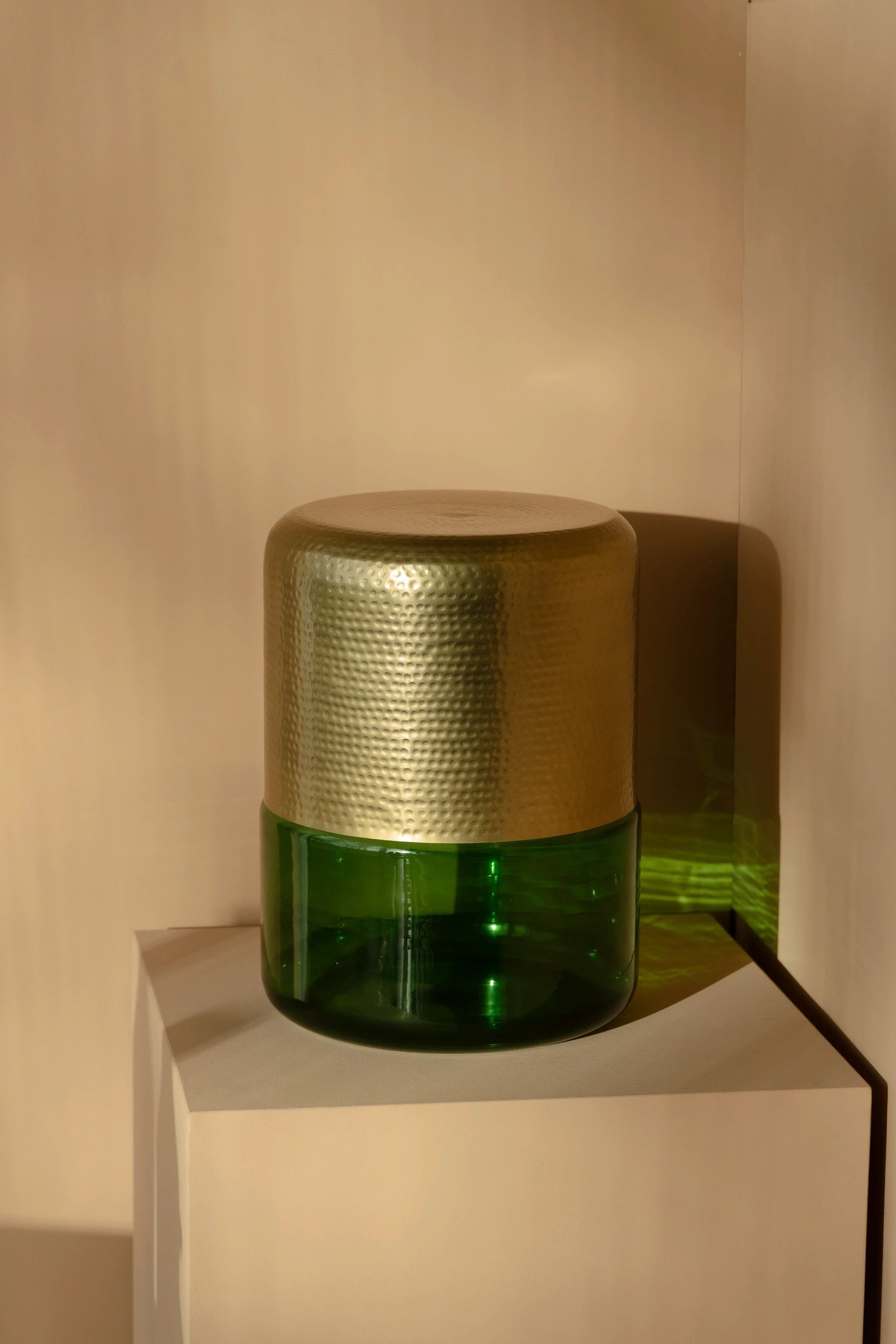 Bijzettafel Cave Green by Dutchbone