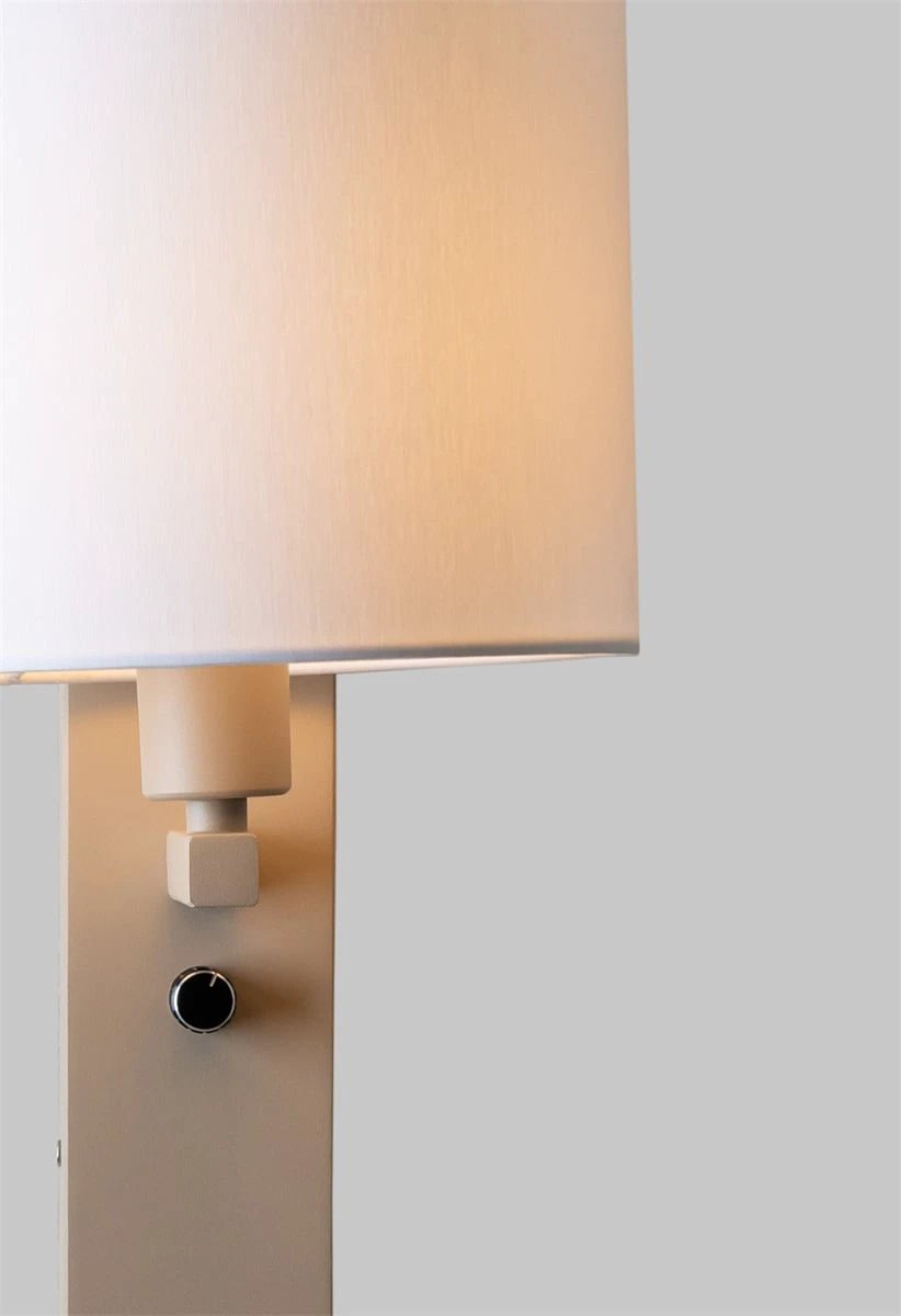 Wandlamp Florence met leeslampje en witte kap by it's about RoMi