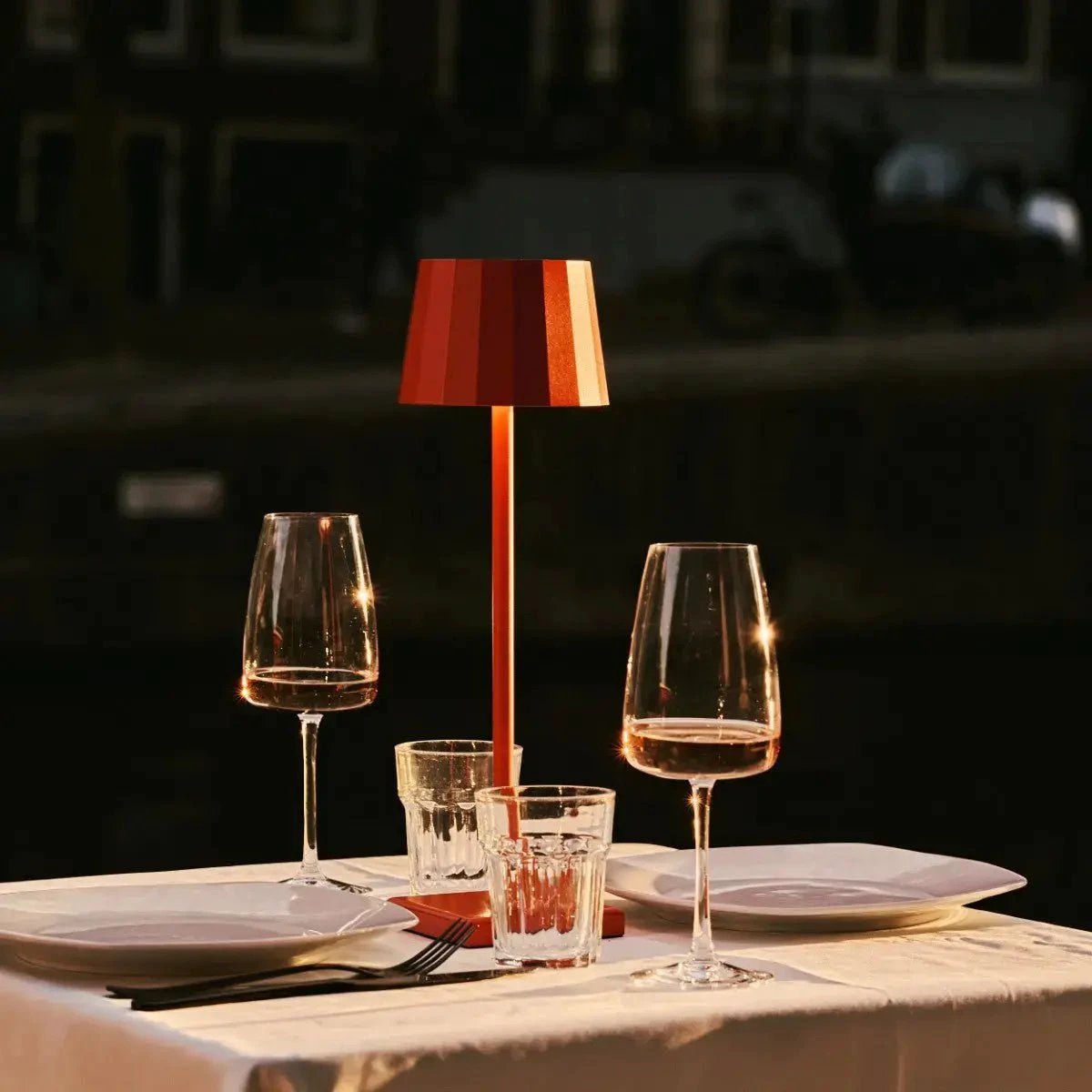 Tafellamp oplaadbaar Wouter oranje bloesem by Tavellio - Amsterdam