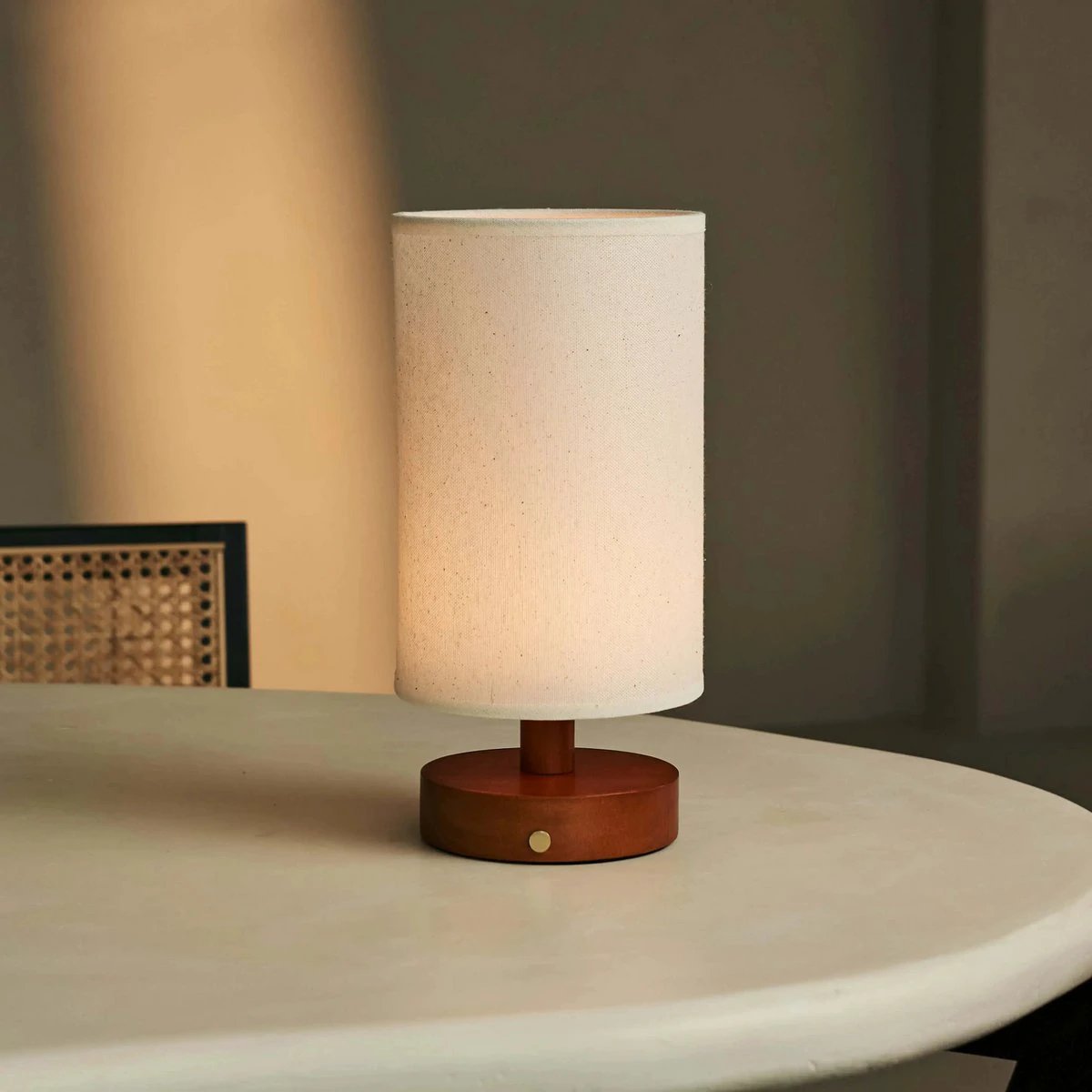 Tafellamp oplaadbaar Ben Kastanjebruine houten by Tavellio - Amsterdam