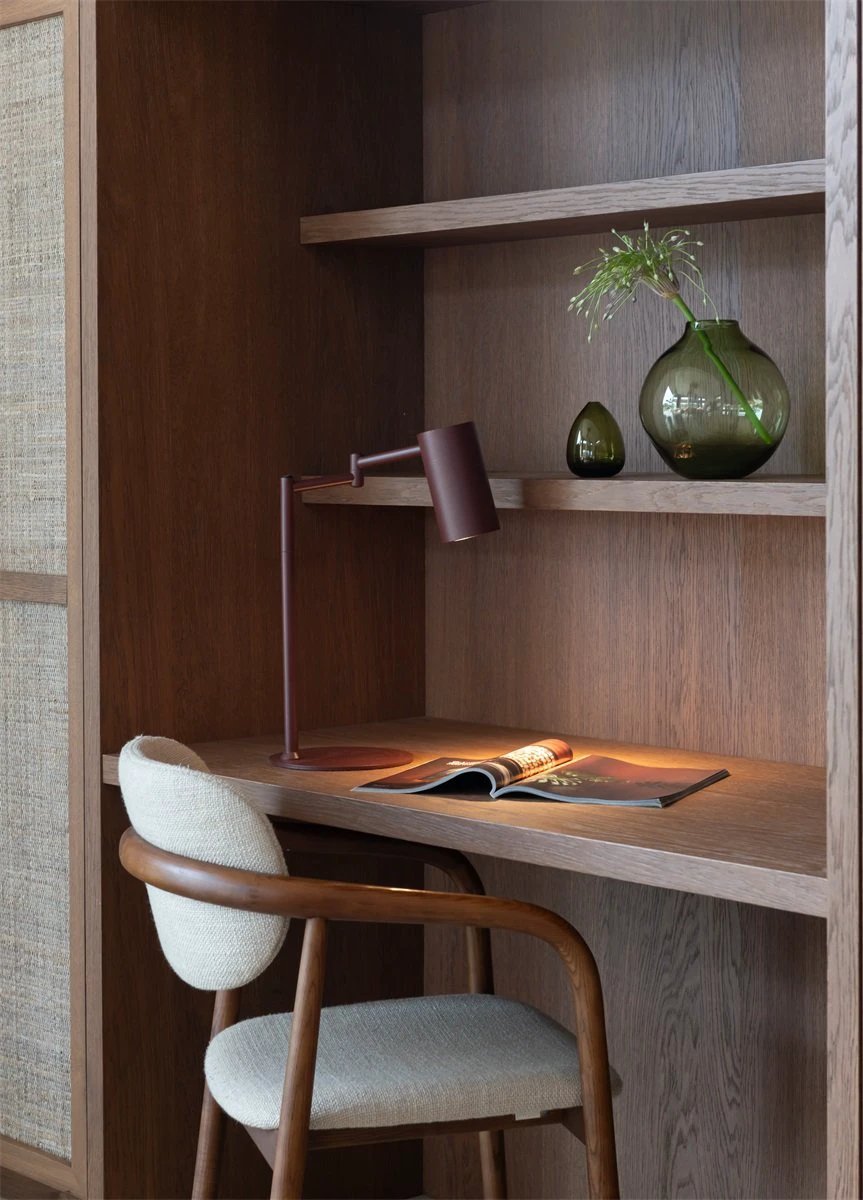 Tafellamp Bilbao, burgundy by it's about RoMi