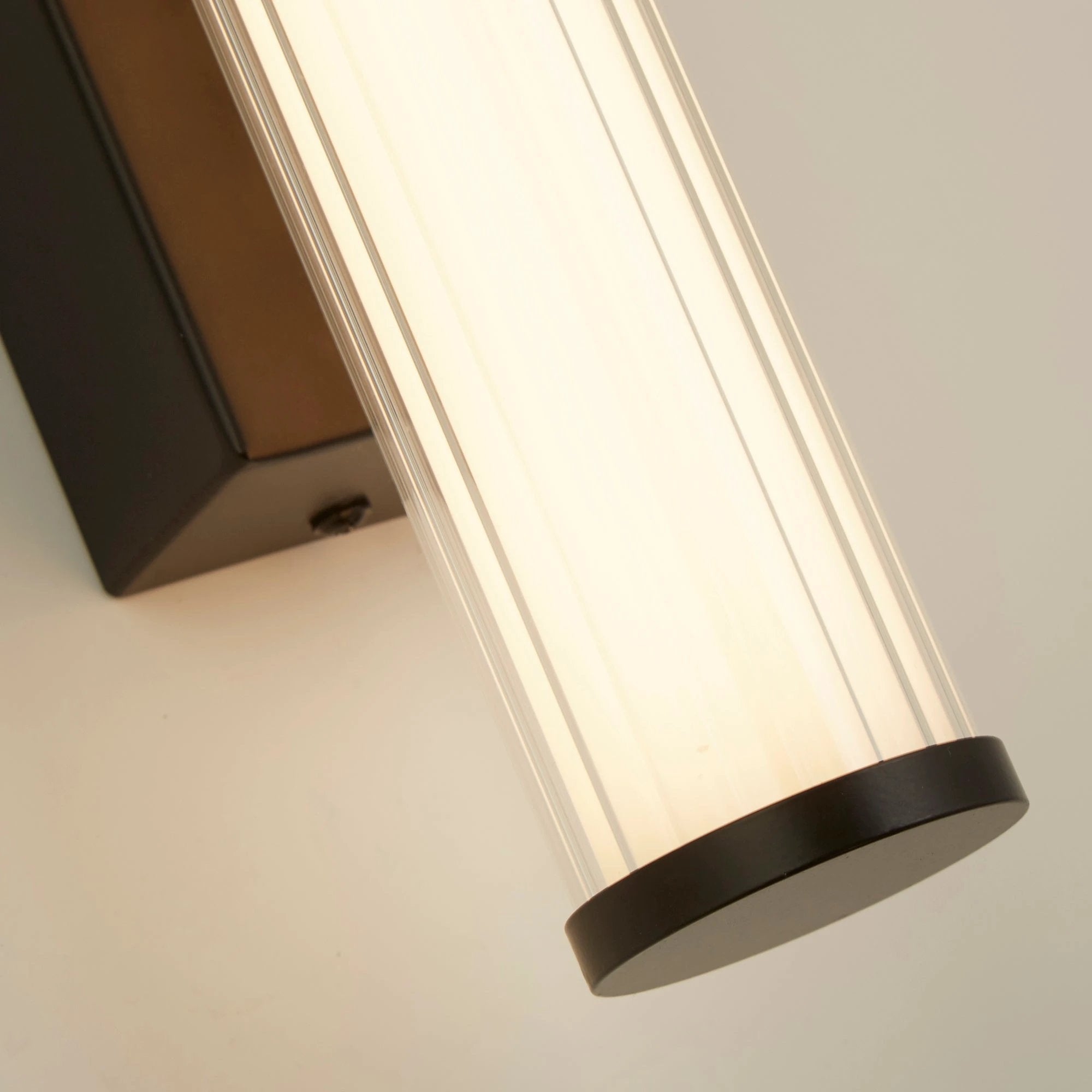 Wandlamp Clamp - Black Metal, Ribbed Clear & Opal Diffuser by Searchlight