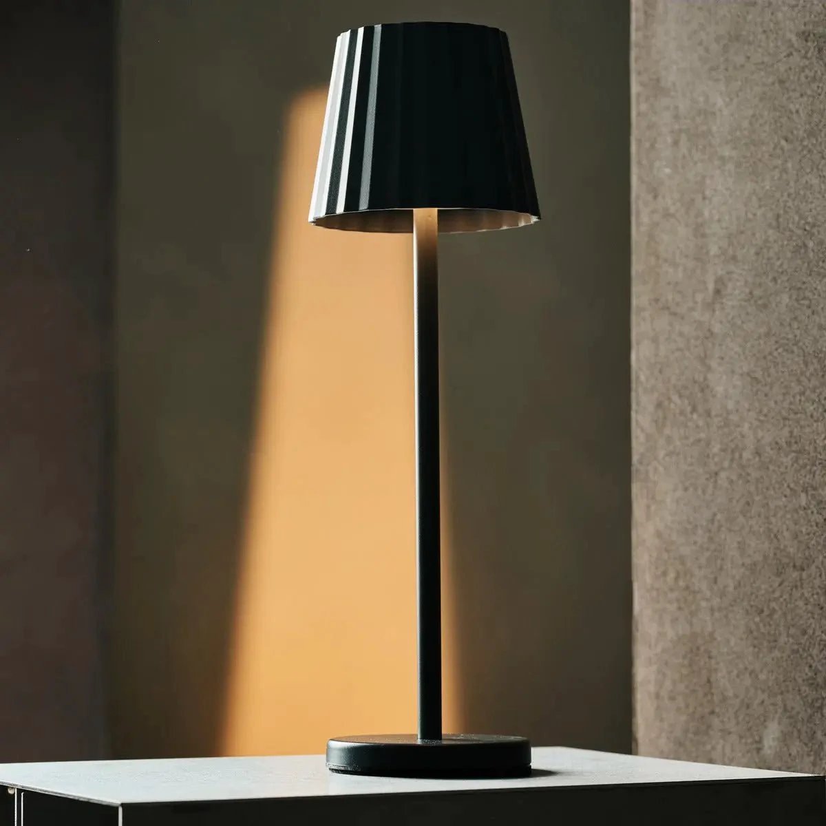 Tafellamp oplaadbaar Maya steengrijs by Tavellio - Amsterdam