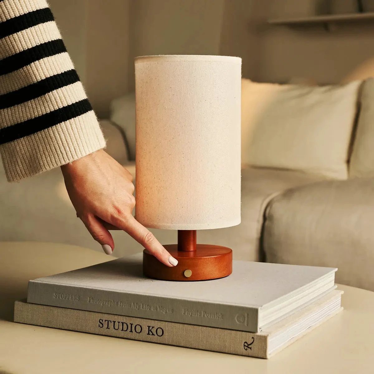 Tafellamp oplaadbaar Ben Kastanjebruine houten by Tavellio - Amsterdam