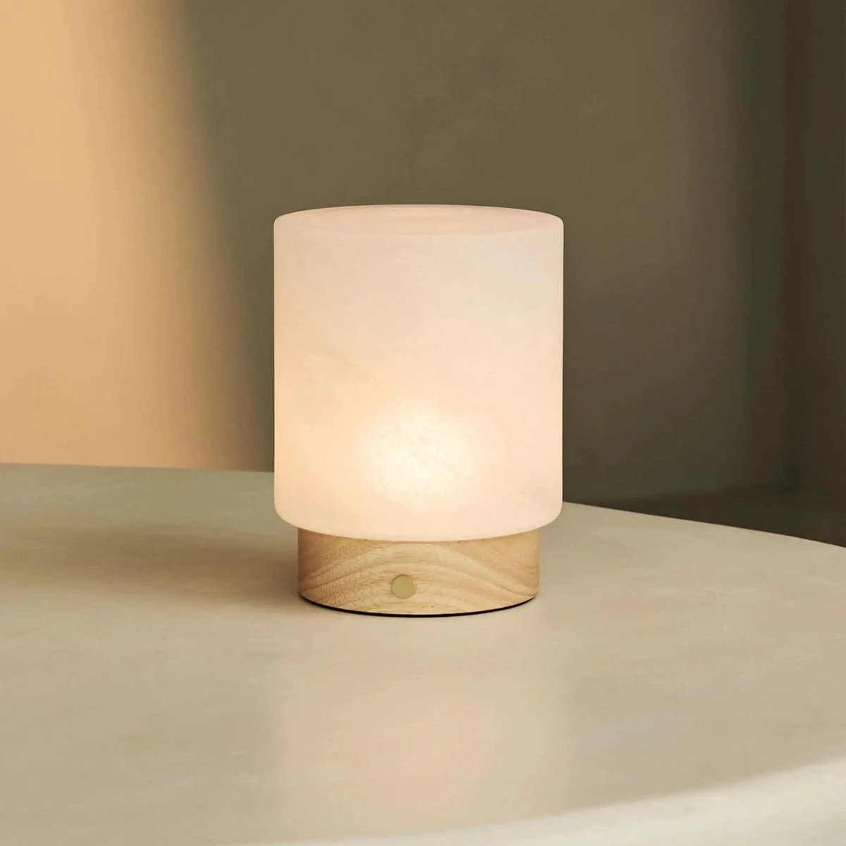 Tafellamp oplaadbaar Pien lichtbruin hout by Tavellio - Amsterdam