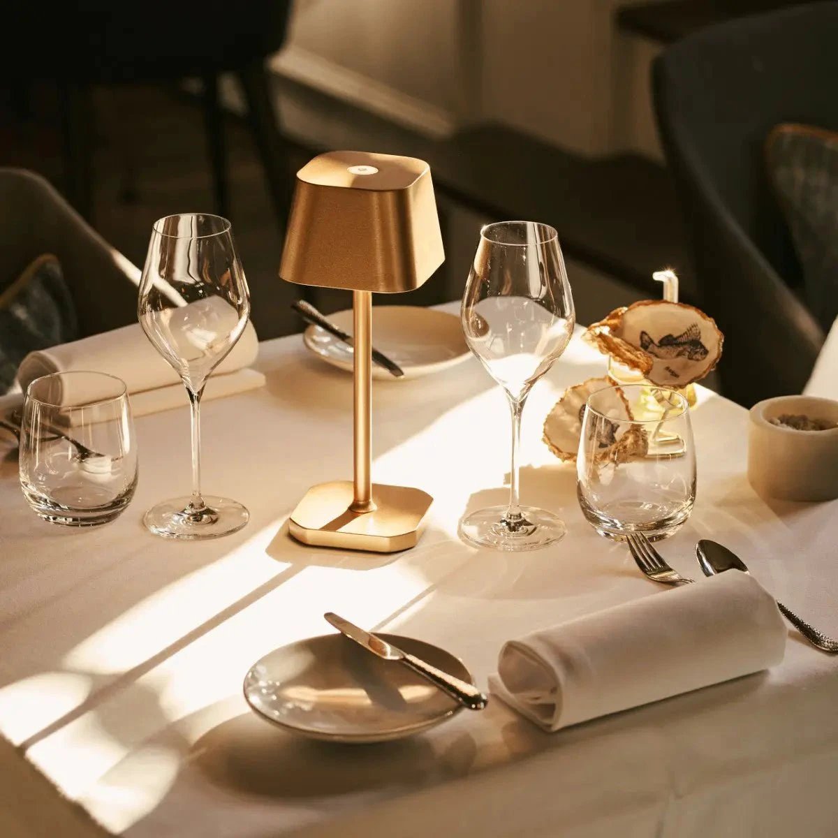 Tafellamp oplaadbaar Ava Goud by Tavellio - Amsterdam