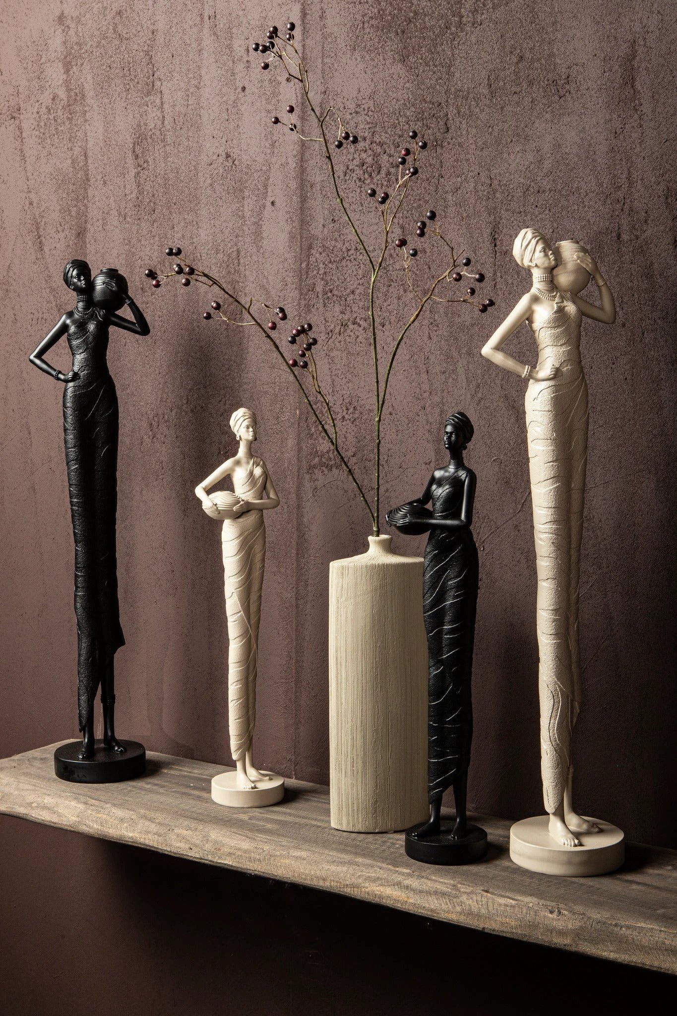 Rafah Klei Poly Vrouw Standbeeld Met Pot Op Schouder by PTMD