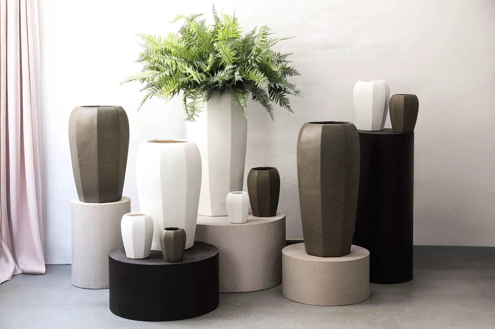 Myrick donkerbruine keramische pot, achthoekig, maat L by PTMD