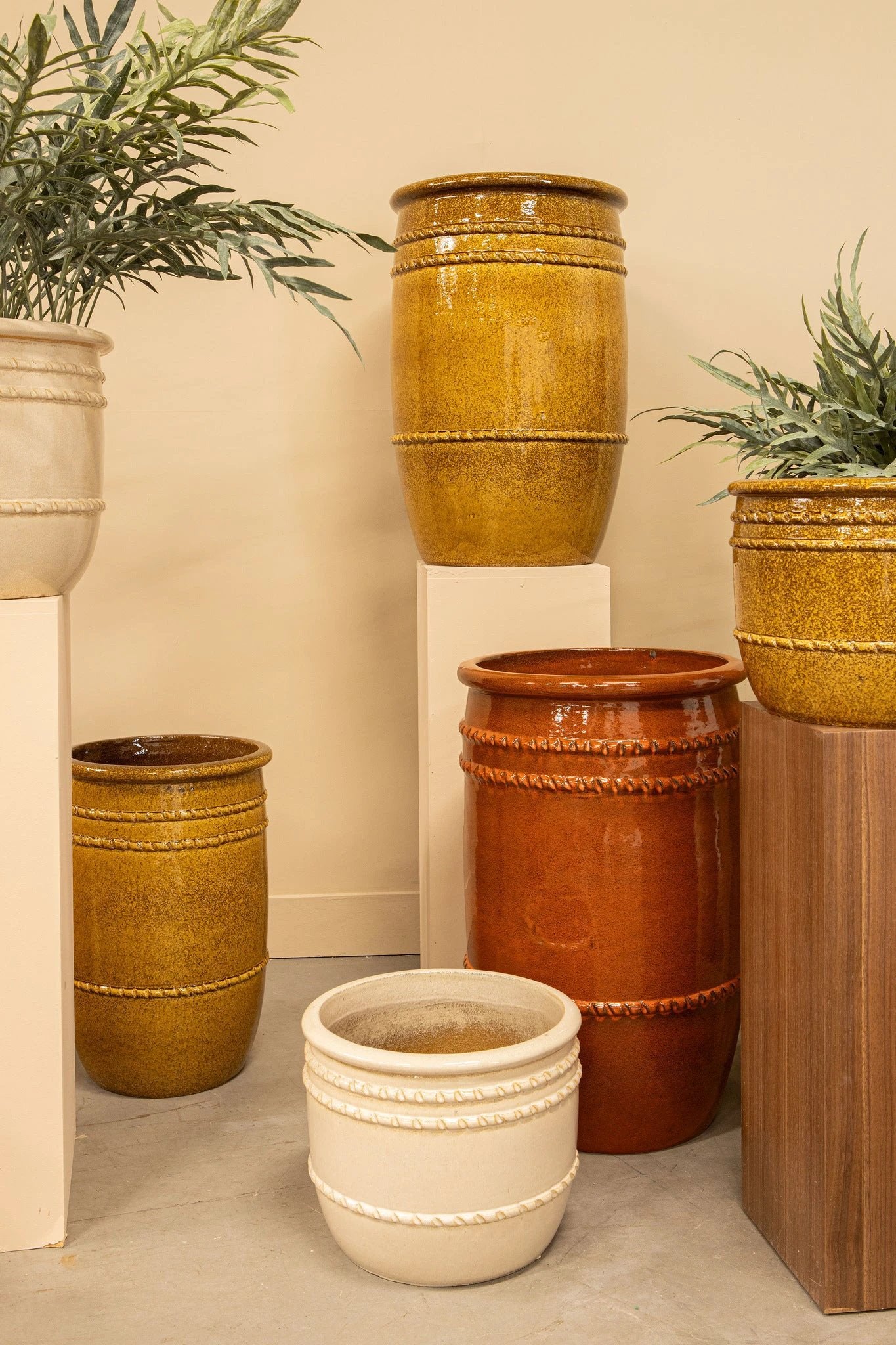 Lilliah hoge gele keramische potten, set van 2 by PTMD