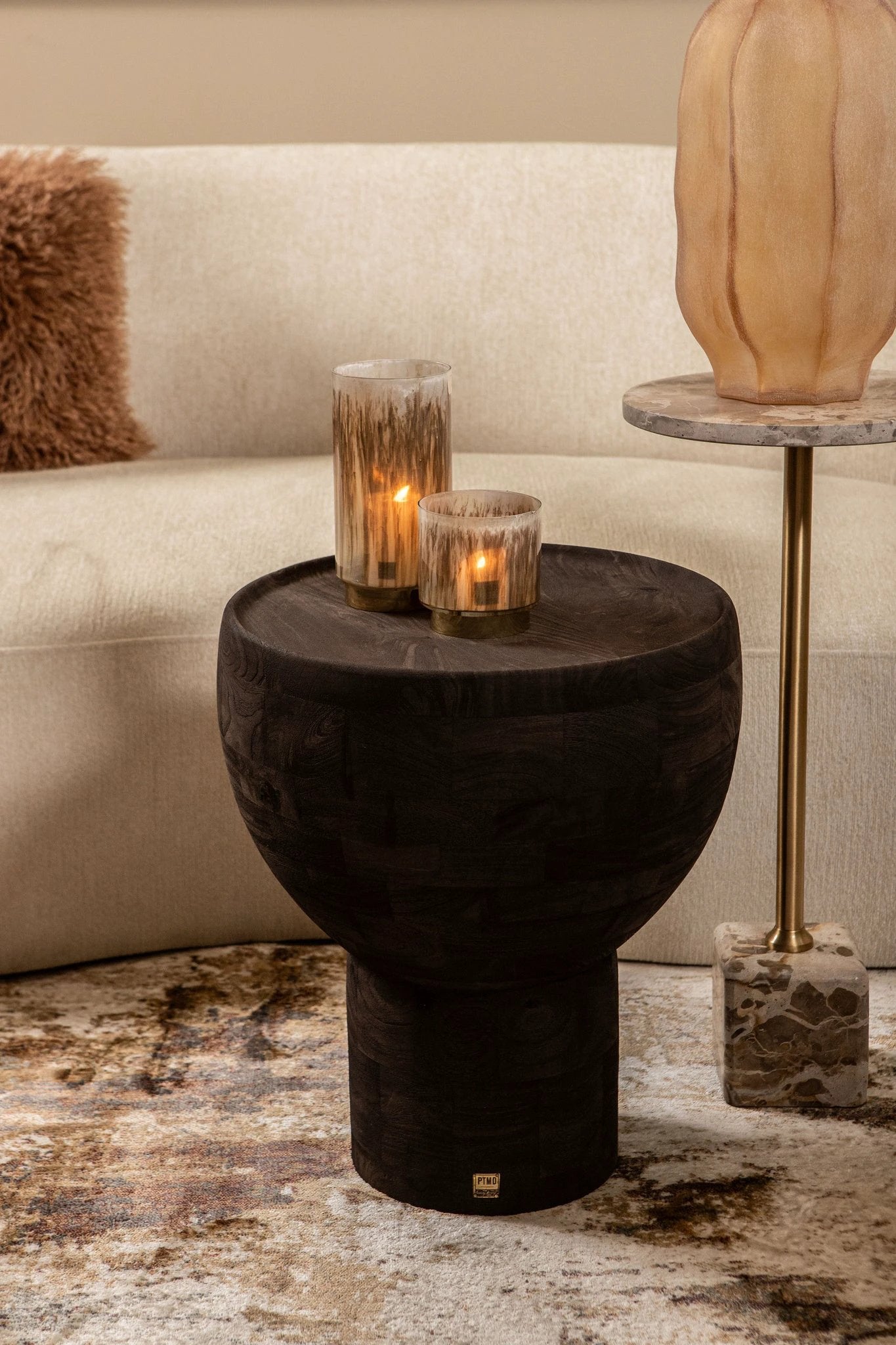 Erno Brown mangohouten bijzettafel met ronde voet by PTMD