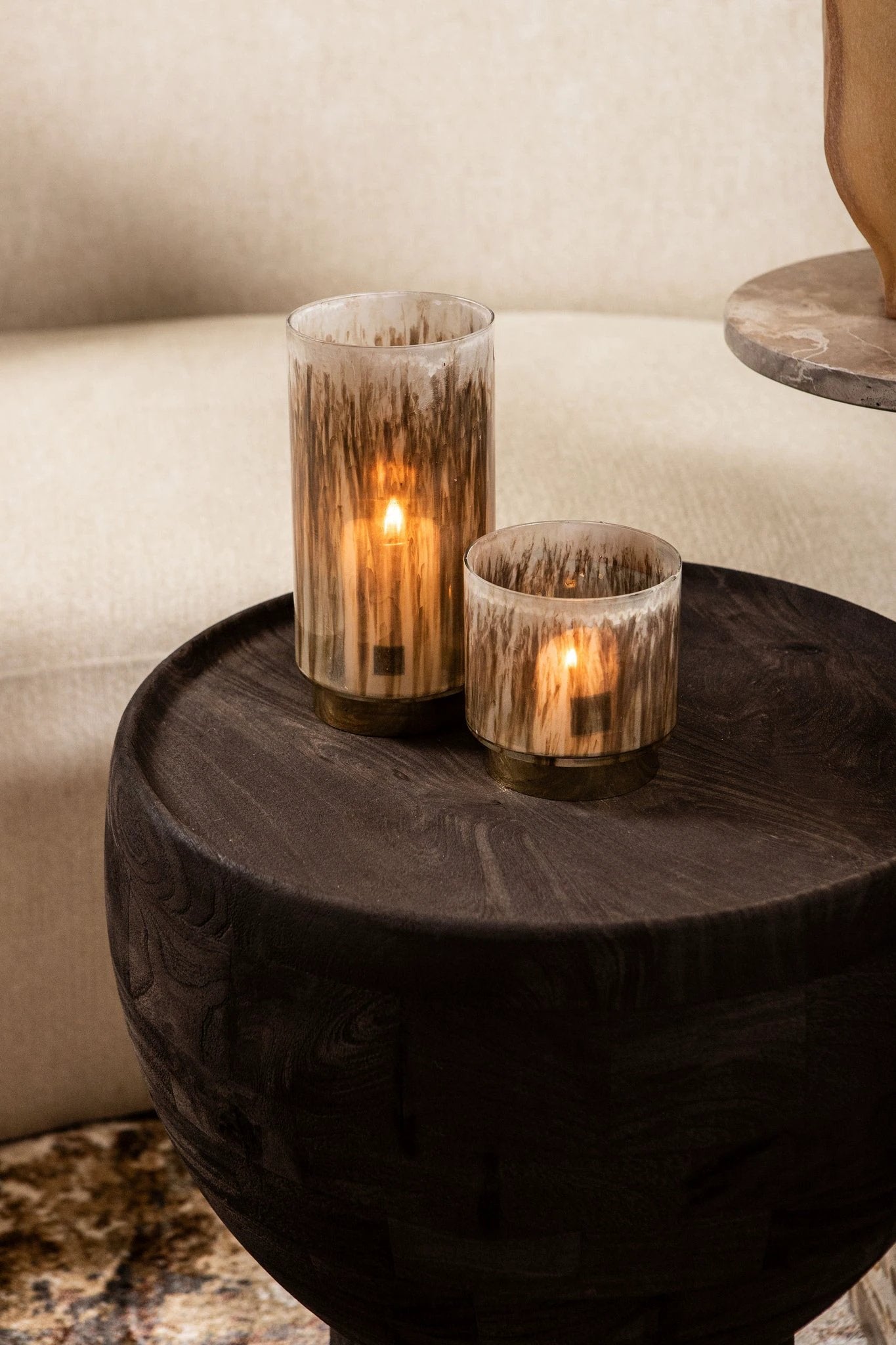 Erno Brown mangohouten bijzettafel met ronde voet by PTMD