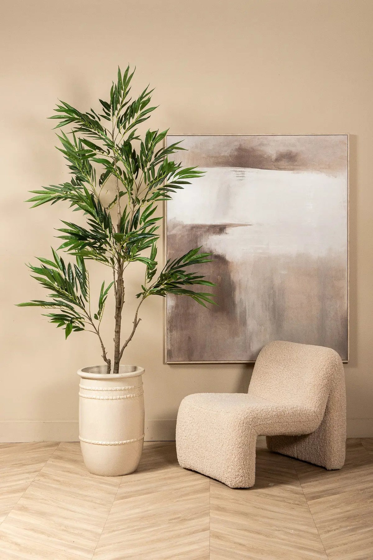 Groene Ficus benjamina in zwarte pot, PTMD, met volle bladeren en stevige stam, indoor plant voor interieurdecoratie