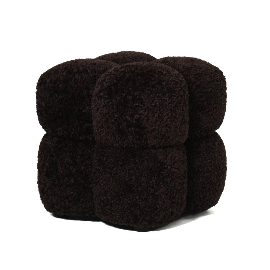 Vierkante poef van donkerbruine teddystof by PTMD