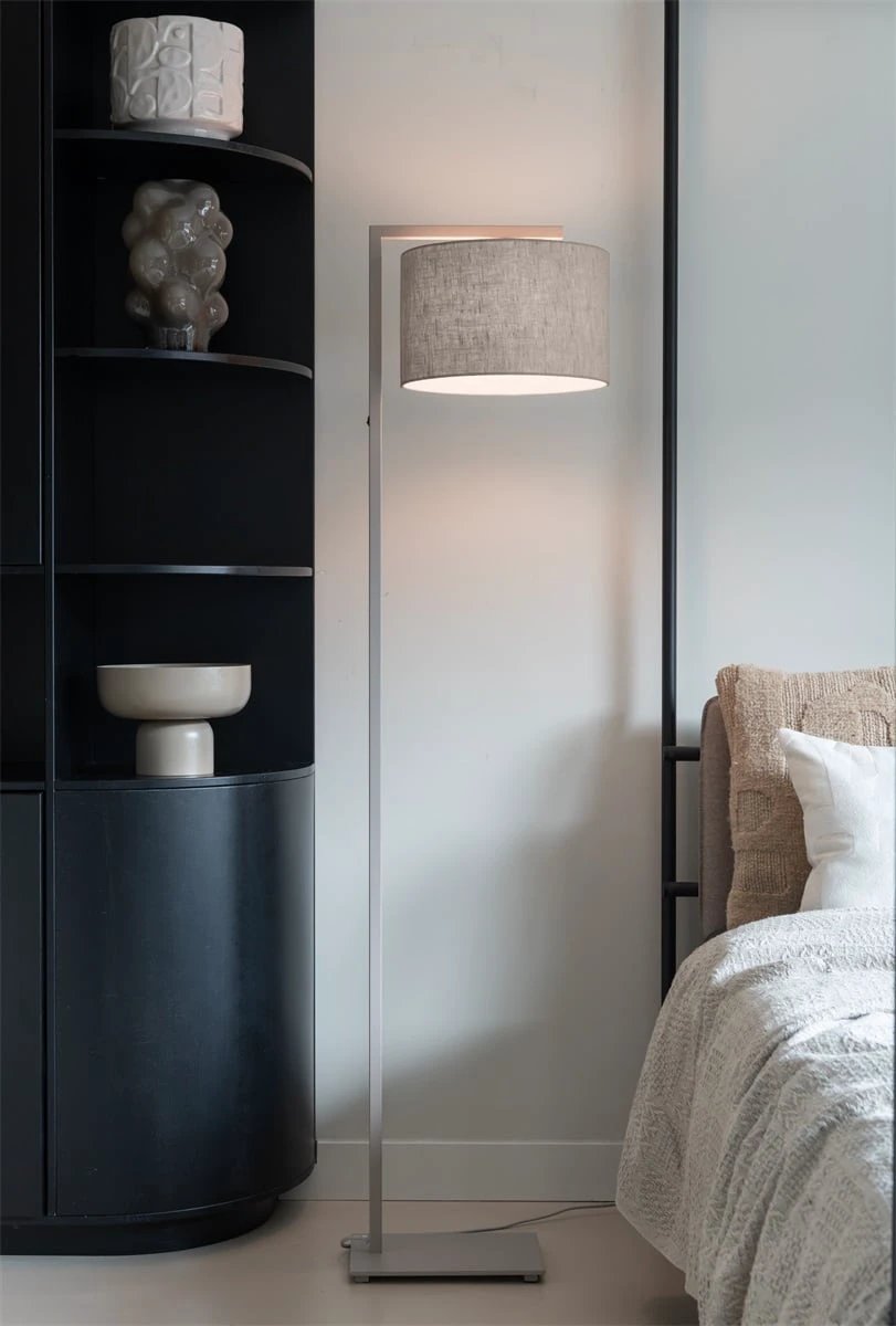 Vloerlamp Boston, zand met zandkleurige kap Ø32 x20xm by it's about RoMi