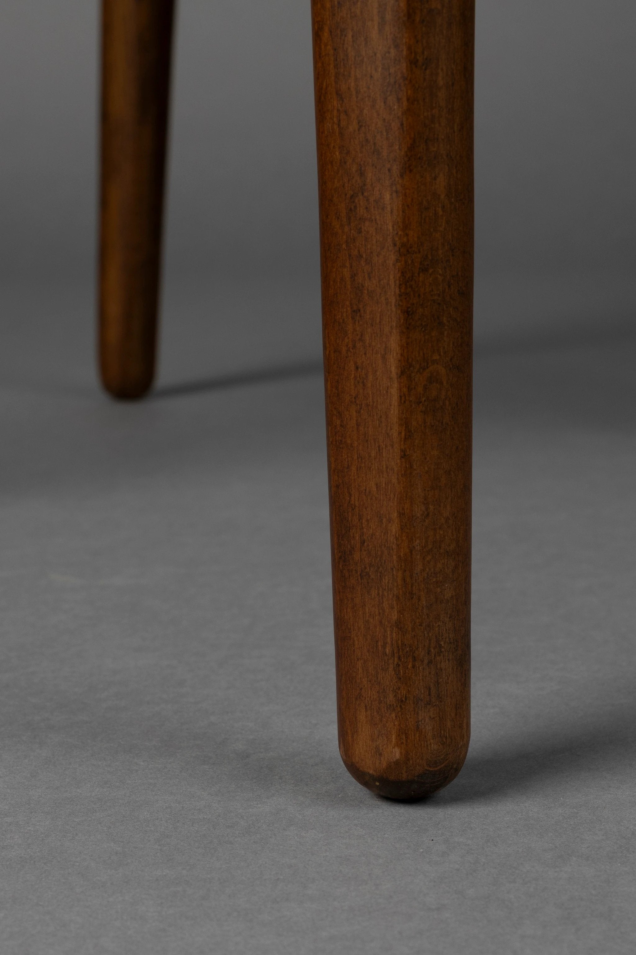 Eetkamerstoel Cecile Walnut by Dutchbone