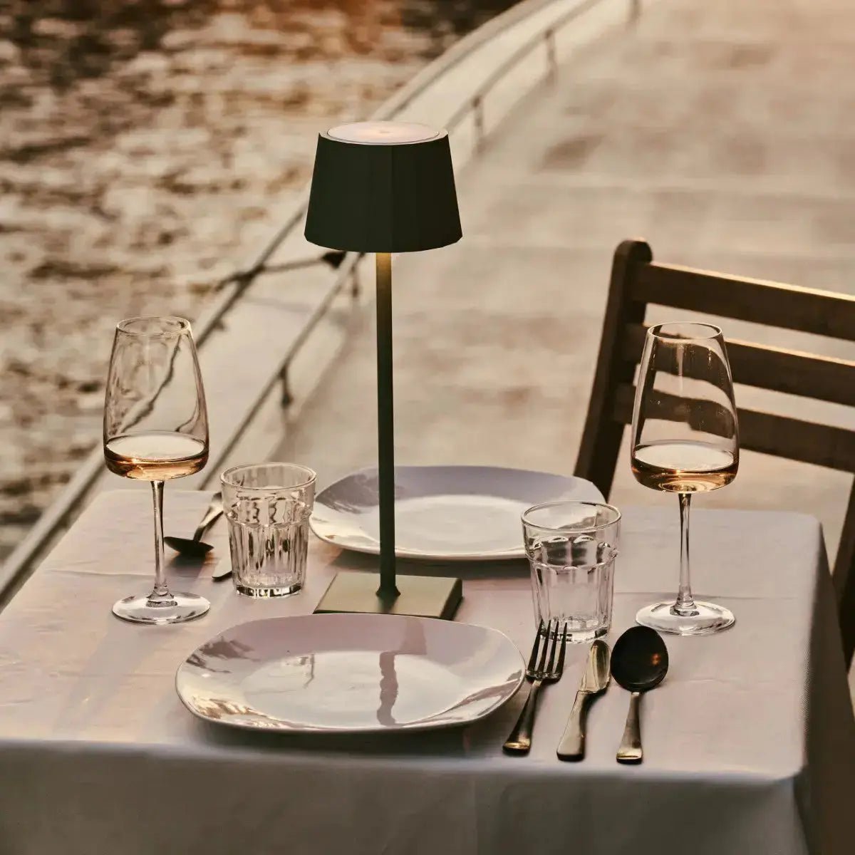 Tafellamp oplaadbaar Wouter salie groen