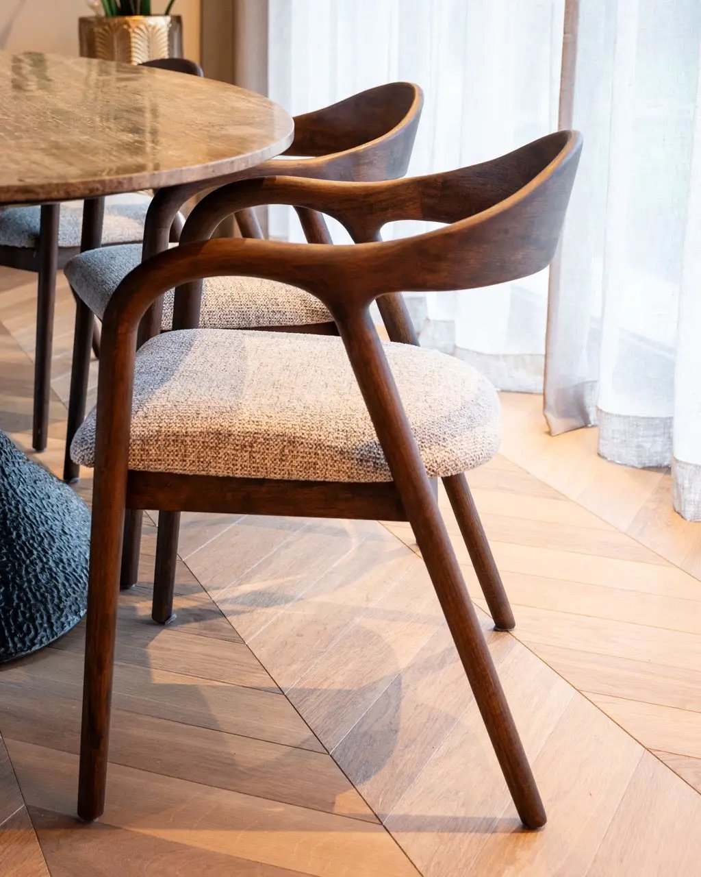 Eetkamerstoel Mihara Mocca Fancy vlamvertragend by Richmond Interiors