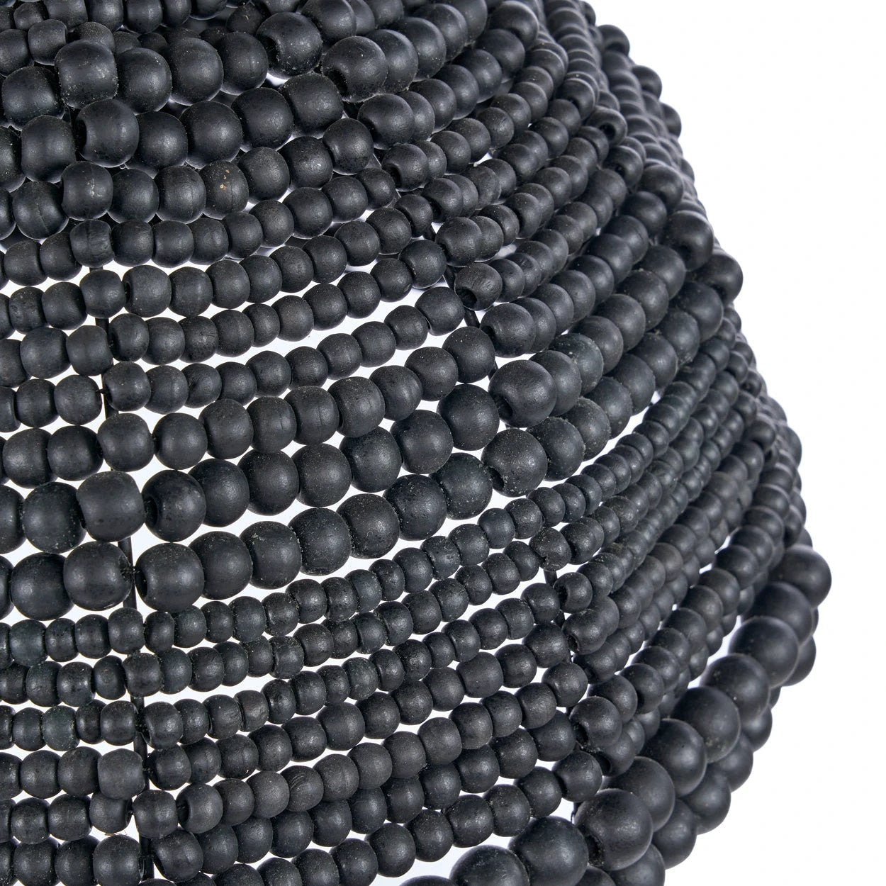 Hanglamp Koepel van houten kralen - zwart by Bazar Bizar Antwerp