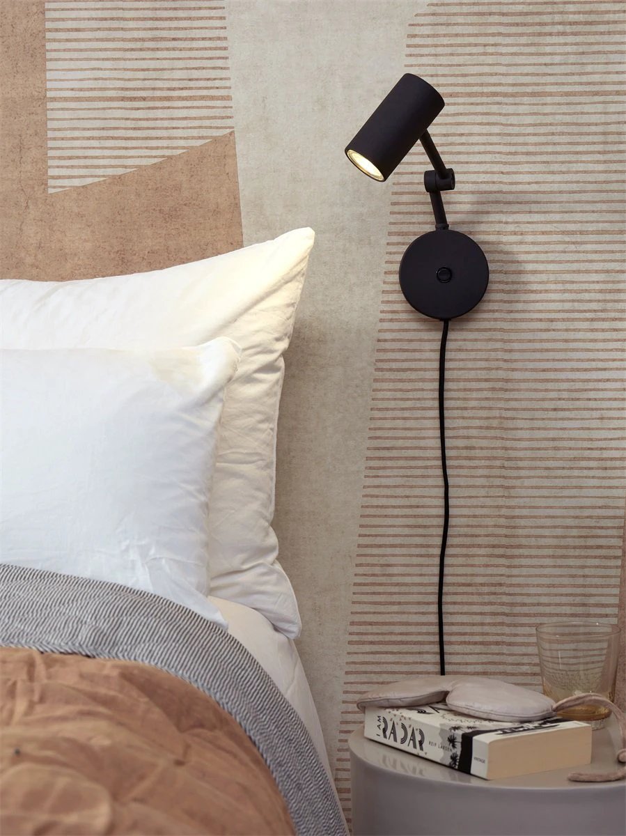 Wandlamp Montreux - Zwart - 10.5x21.5x18cm by it's about RoMi