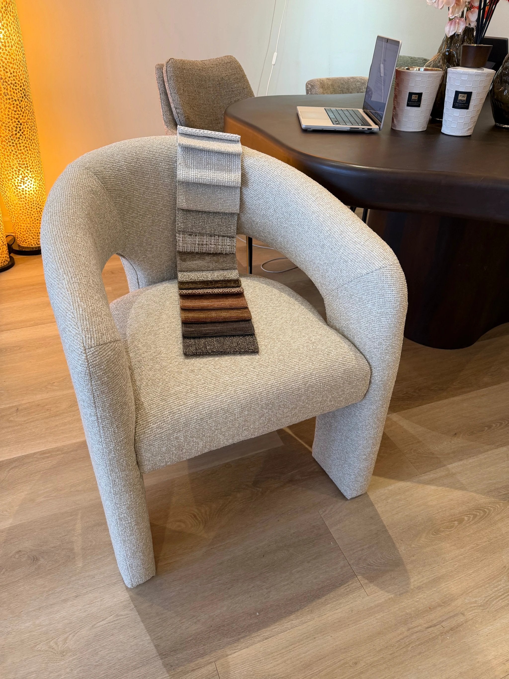 Eetkamerstoel Belle op maat gemaakt by Richmond Interiors