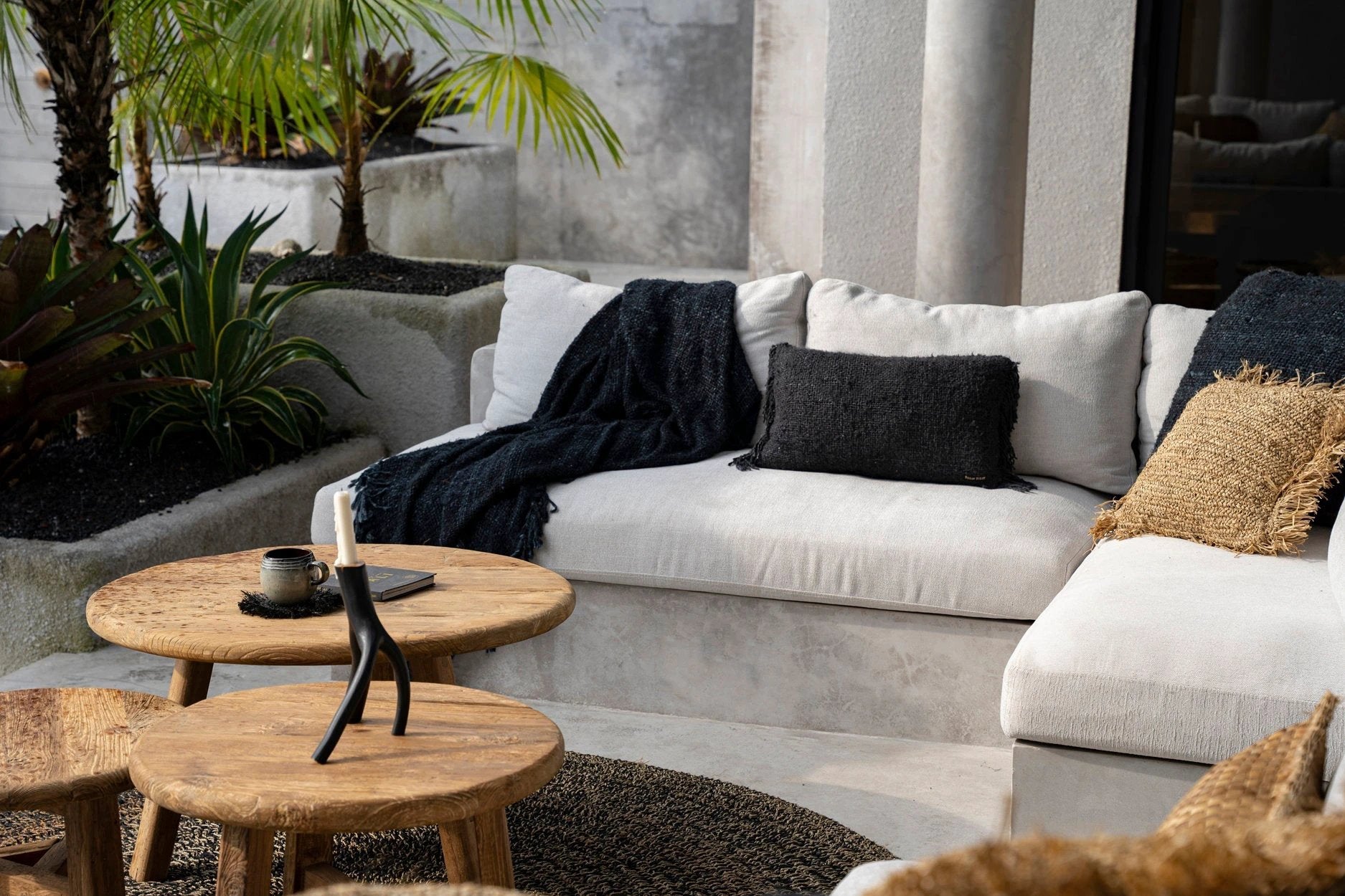 De Oh My Gee Kussenhoes - Marinezwart - 30x50 by Bazar Bizar Antwerp