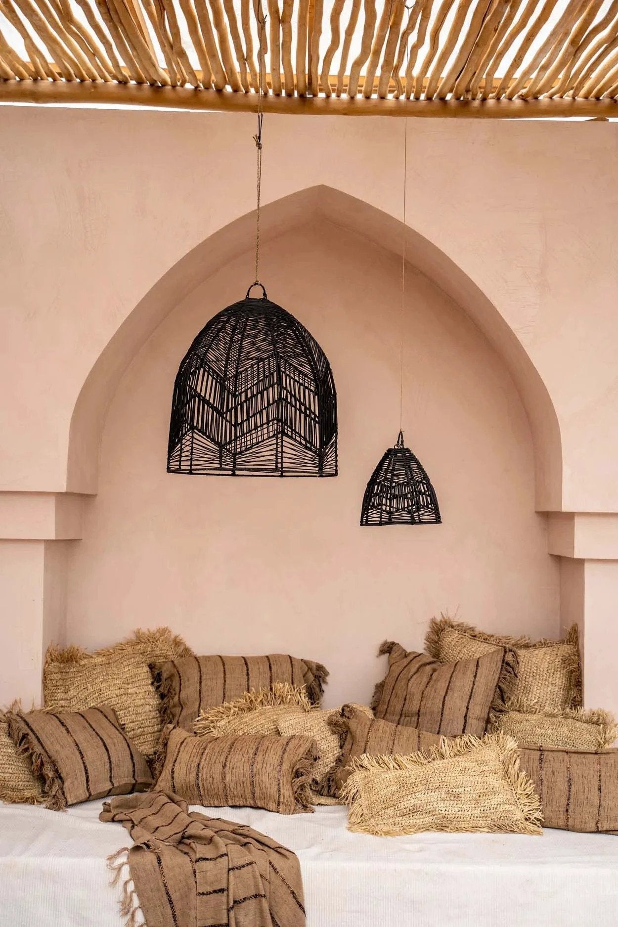 De Oh My Gee Kussenhoes - Beige Black - 40x40 by Bazar Bizar Antwerp