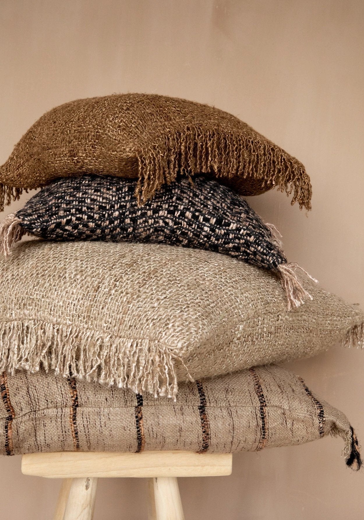 De Oh My Gee Kussenhoes - Bruin - 40x40 by Bazar Bizar Antwerp