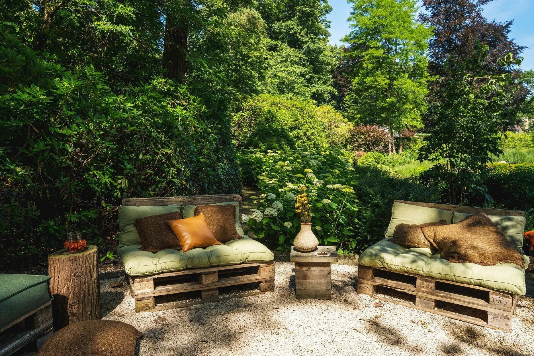 De Oh My Gee Kussenhoes - Bruin - 60x60 by Bazar Bizar Antwerp