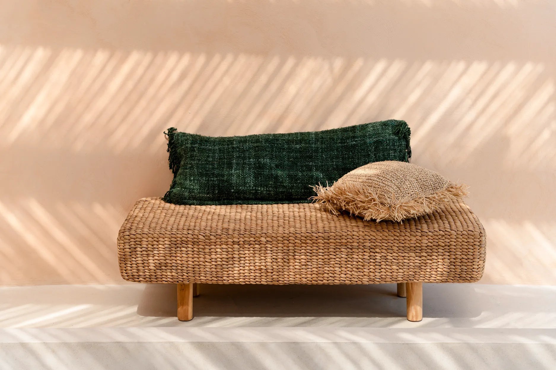 De Oh My Gee Kussenhoes - Donkergroen - 35x100 by Bazar Bizar Antwerp