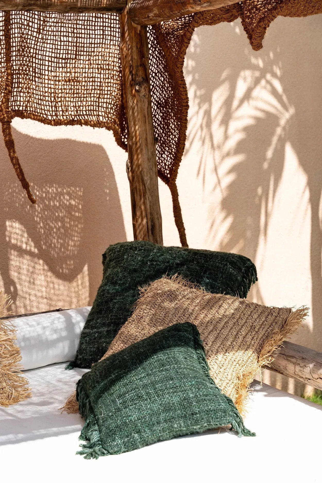 De Oh My Gee Kussenhoes - Donkergroen - 60x60 by Bazar Bizar Antwerp