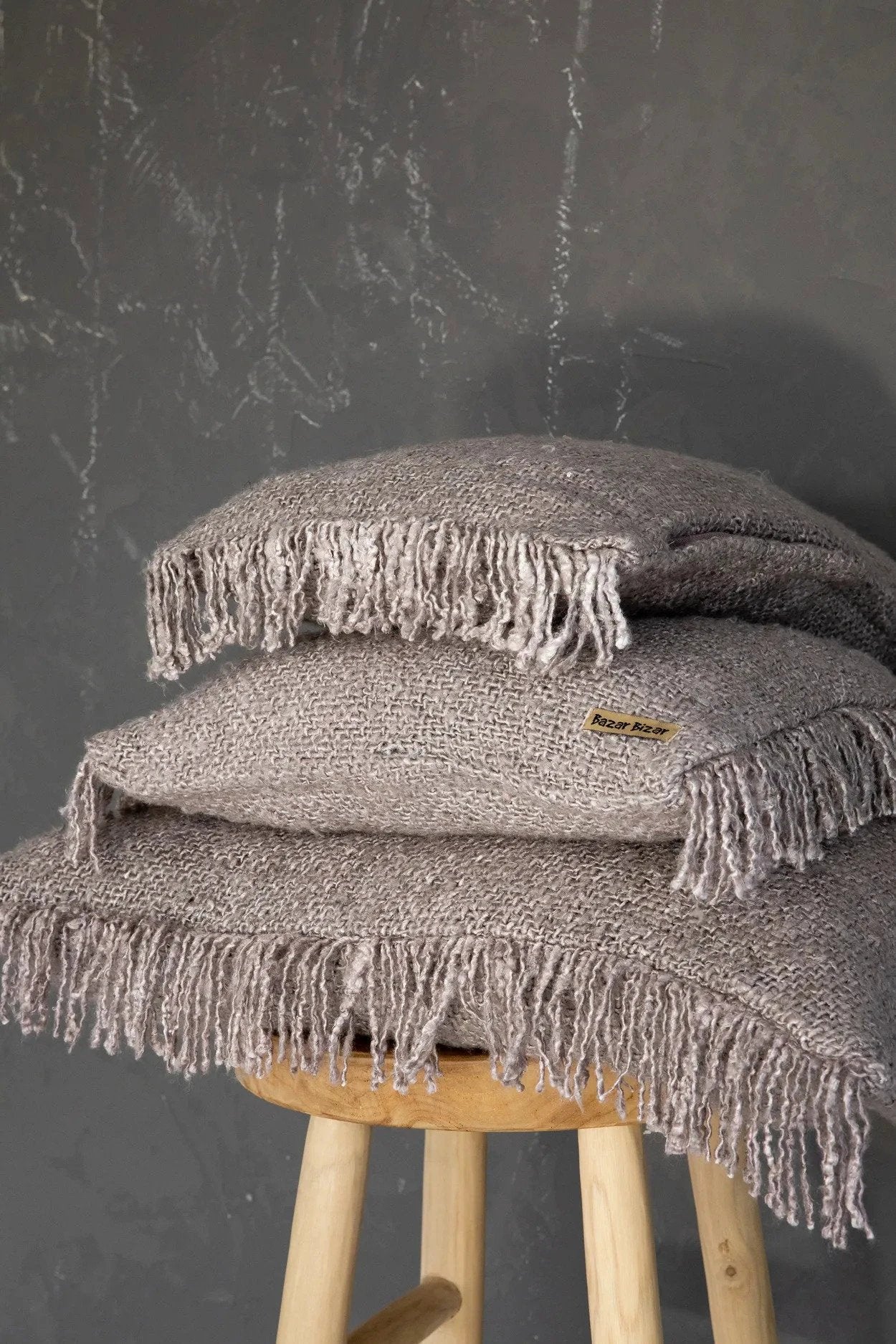 De Oh My Gee Kussenhoes - Parel Grijs - 60x60 by Bazar Bizar Antwerp