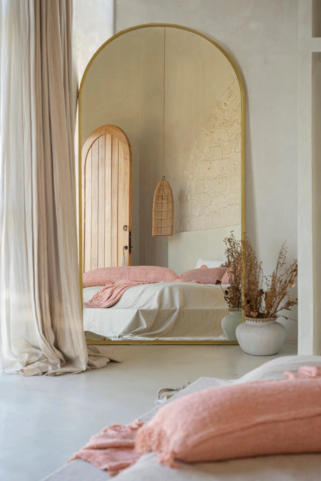 De Oh My Gee Kussenhoes - Zalm Roze - 35x100 by Bazar Bizar Antwerp