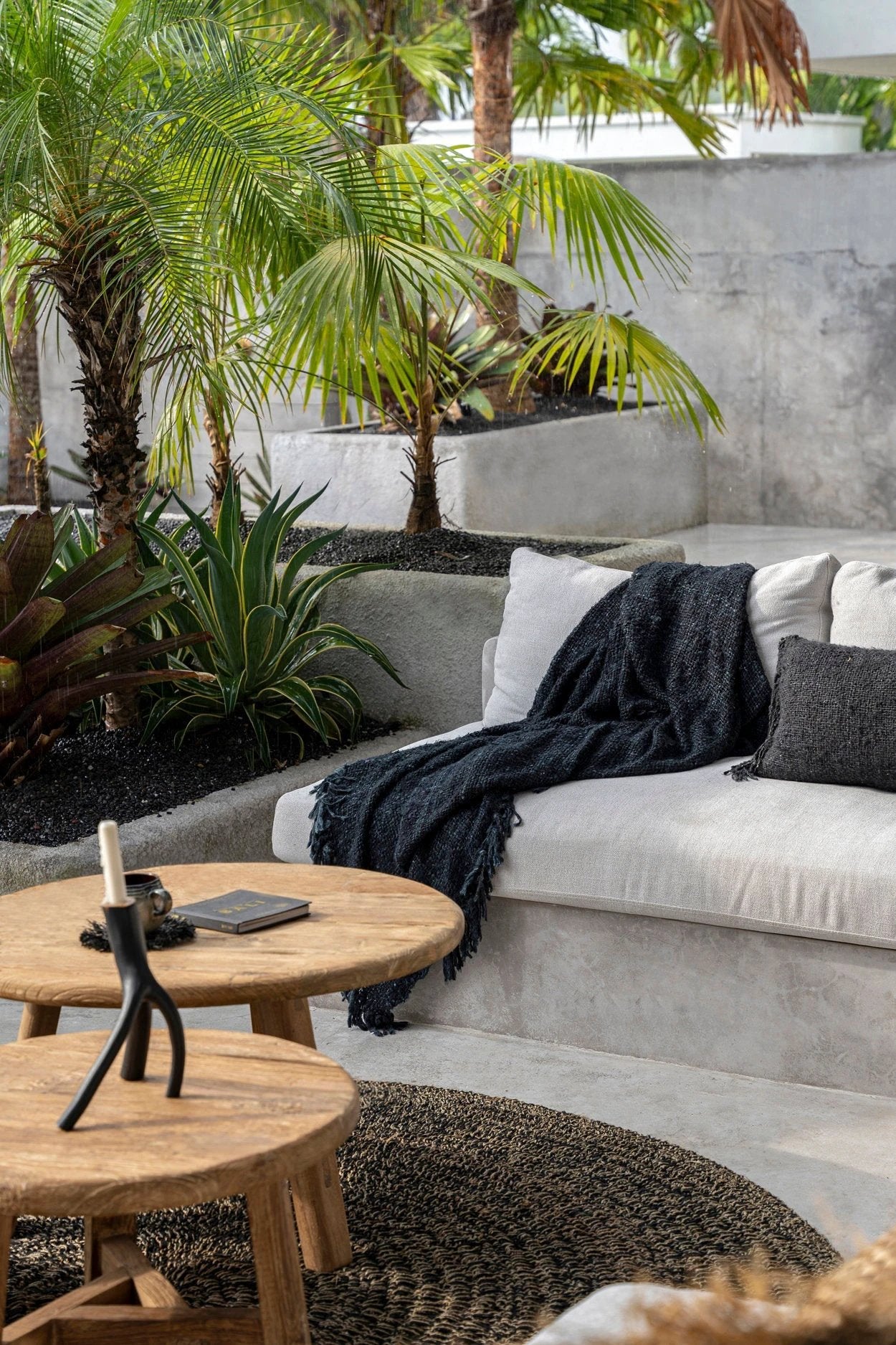 De S'il vous Plaid - Marinezwart by Bazar Bizar Antwerp