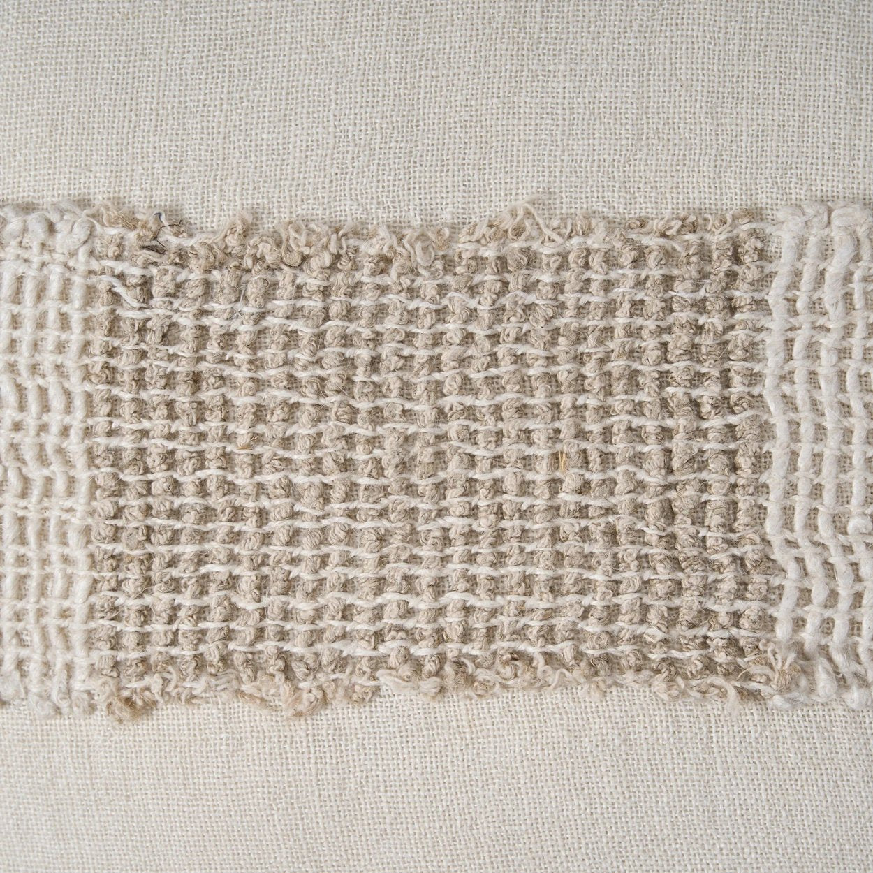 Kussenhoes The Linen Threads - wit naturel - 50x50cm by Bazar Bizar Antwerp