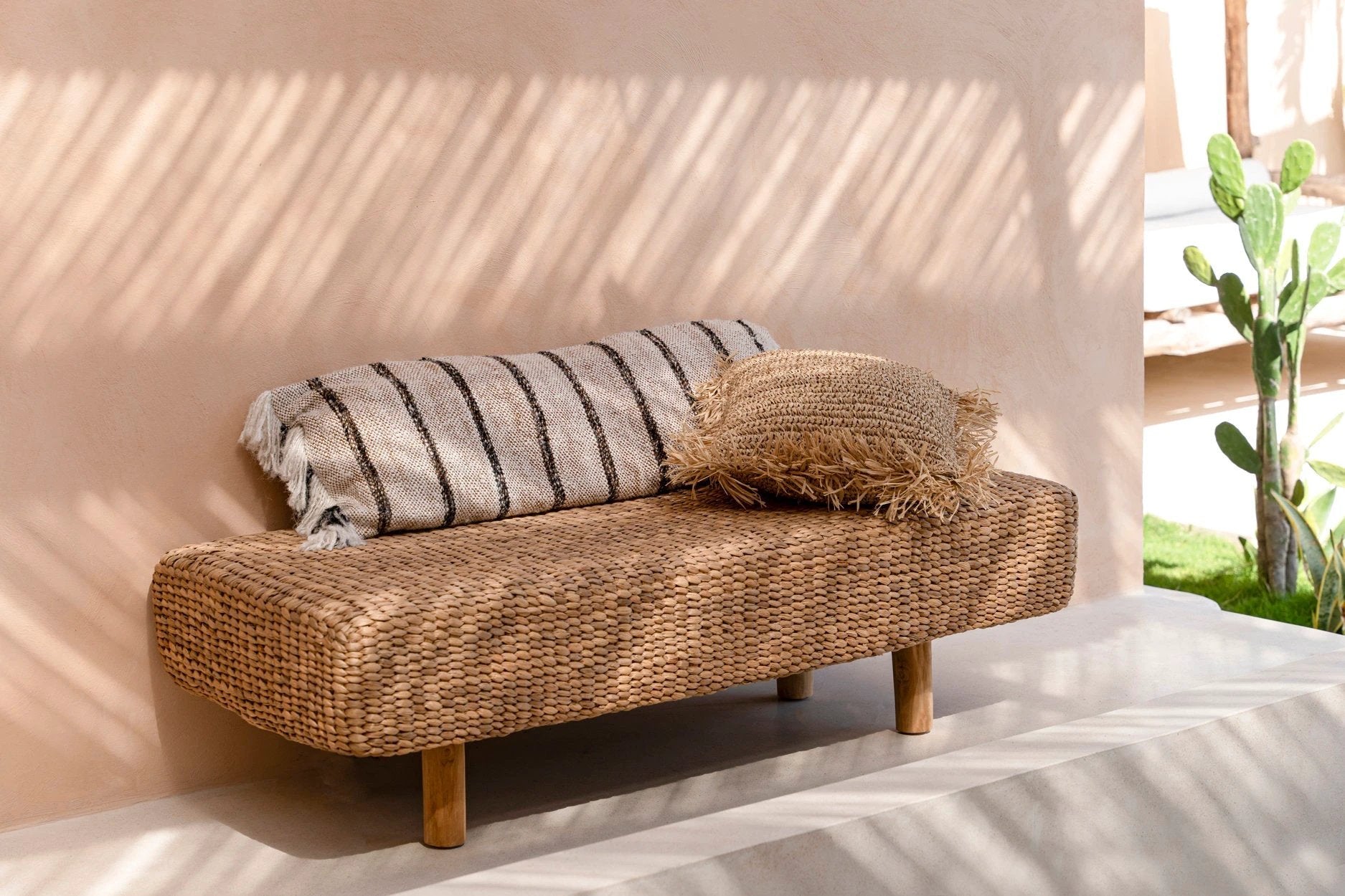 De Water Hyacinth Bank by Bazar Bizar Antwerp