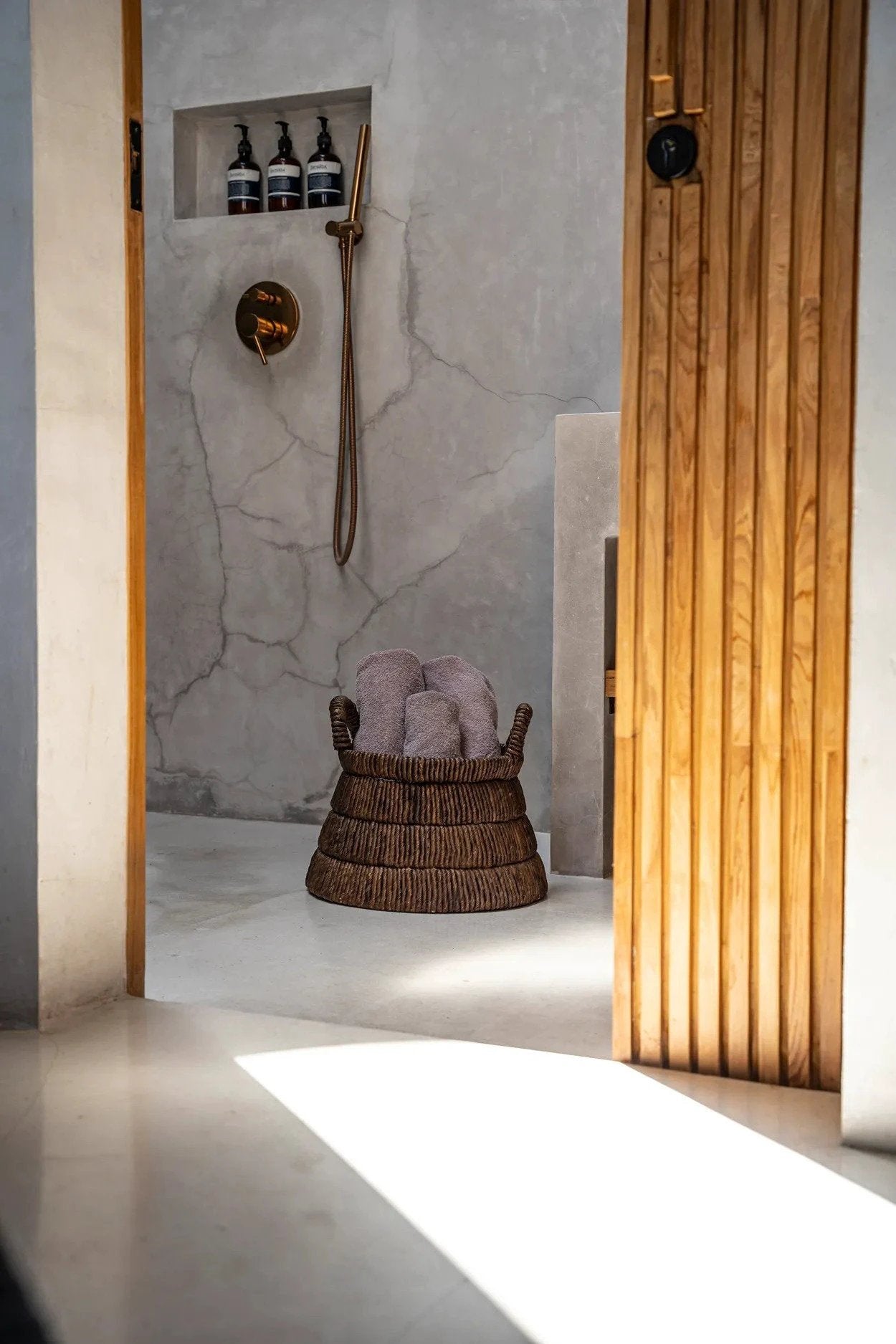 De Chisomo-mand by Bazar Bizar Antwerp