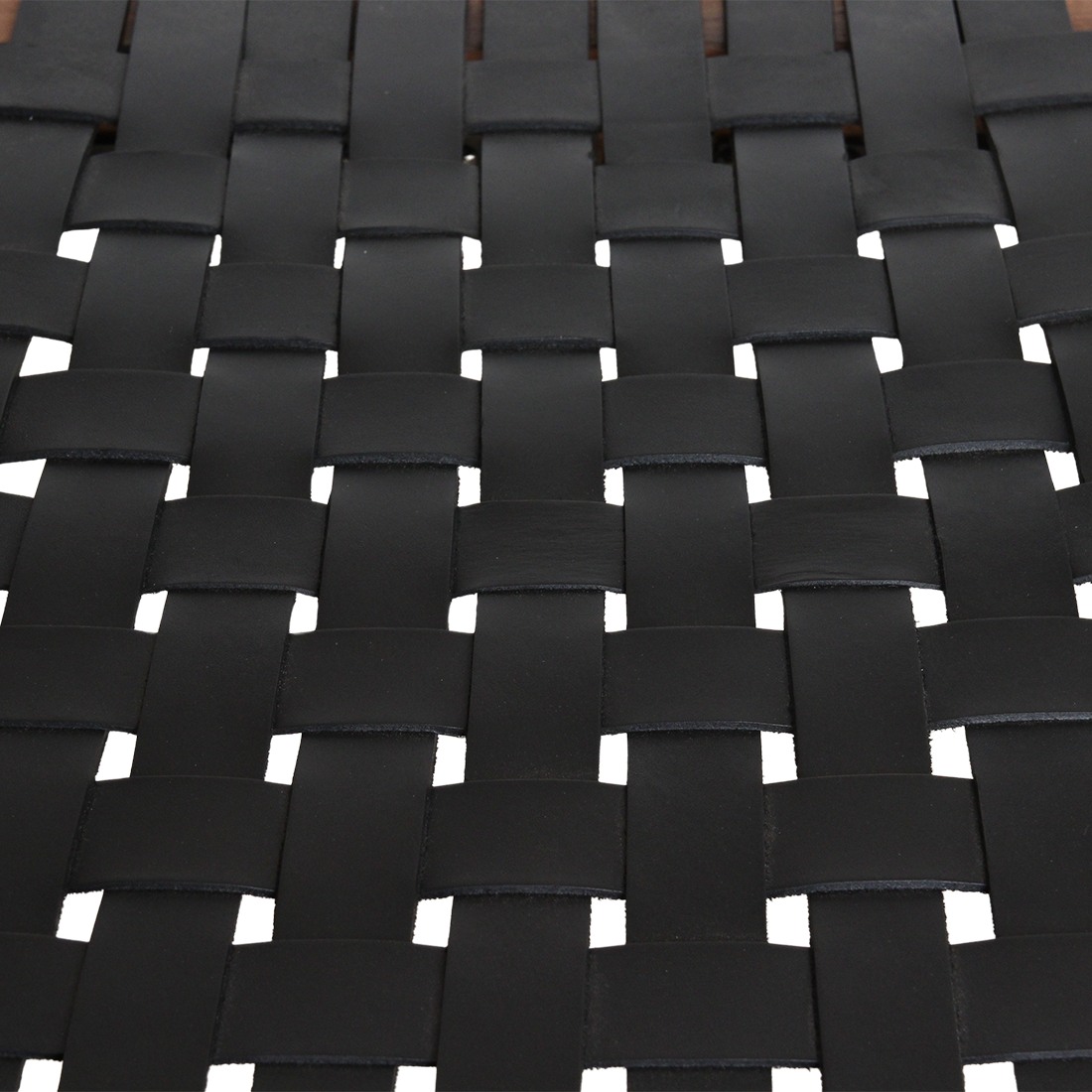 Eetkamerstoel Freya teak met armleuning - Zwart (set van 2) by Raw Materials Amsterdam