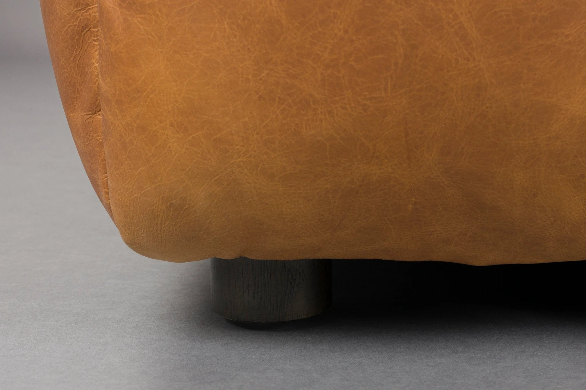 Poef Hackman Leather Cognac by Dutchbone