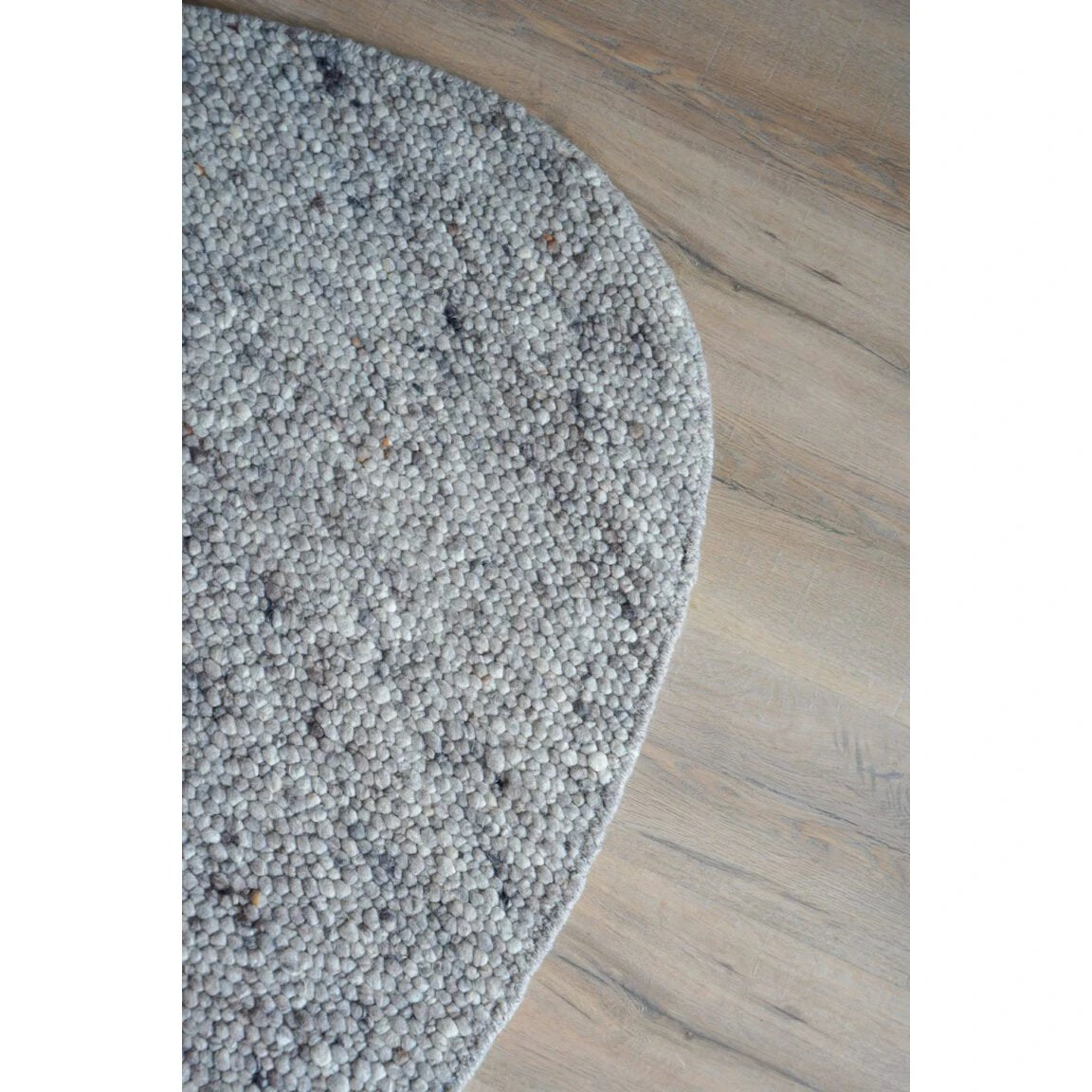Vloerkleed Stone Licht Grijs – Kiezelvormig 200 x 280 cm by Veer Carpets