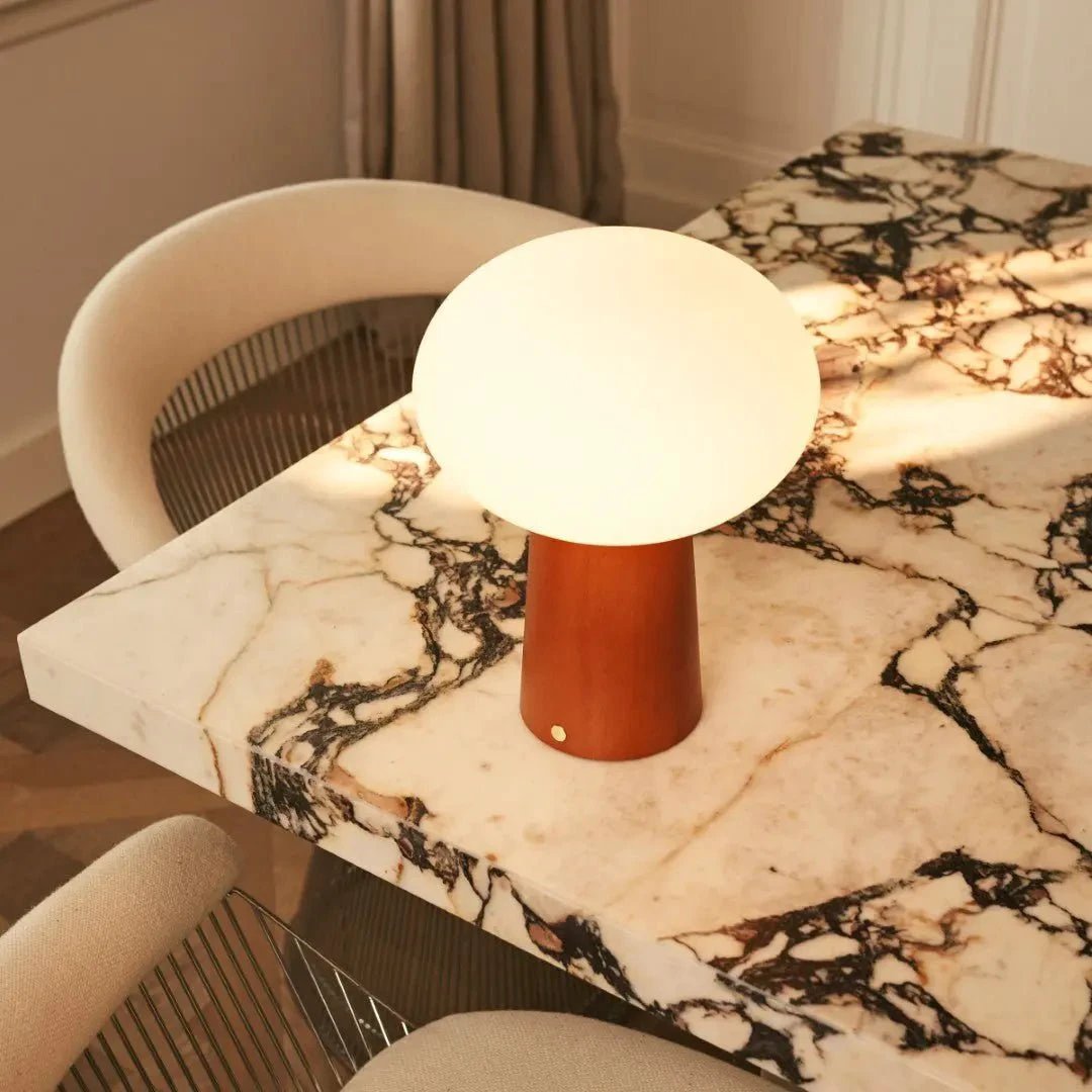 Tafellamp oplaadbaar Max kastanje hout by Tavellio - Amsterdam