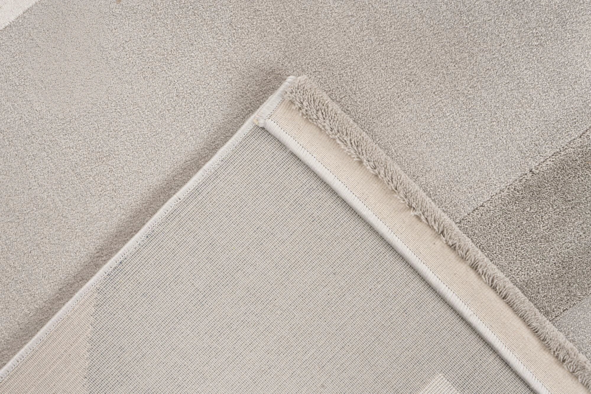 Vloerkleed Bergamo 701 Silver in 4 Maten by Lalee