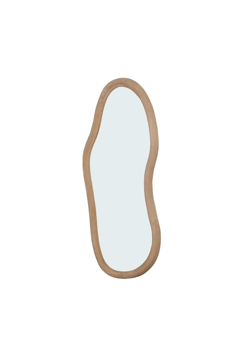 Ronde spiegel Brix Sophie L met zilveren rand, hangend aan muur, elegante decoratie voor woonkamer of slaapkamer