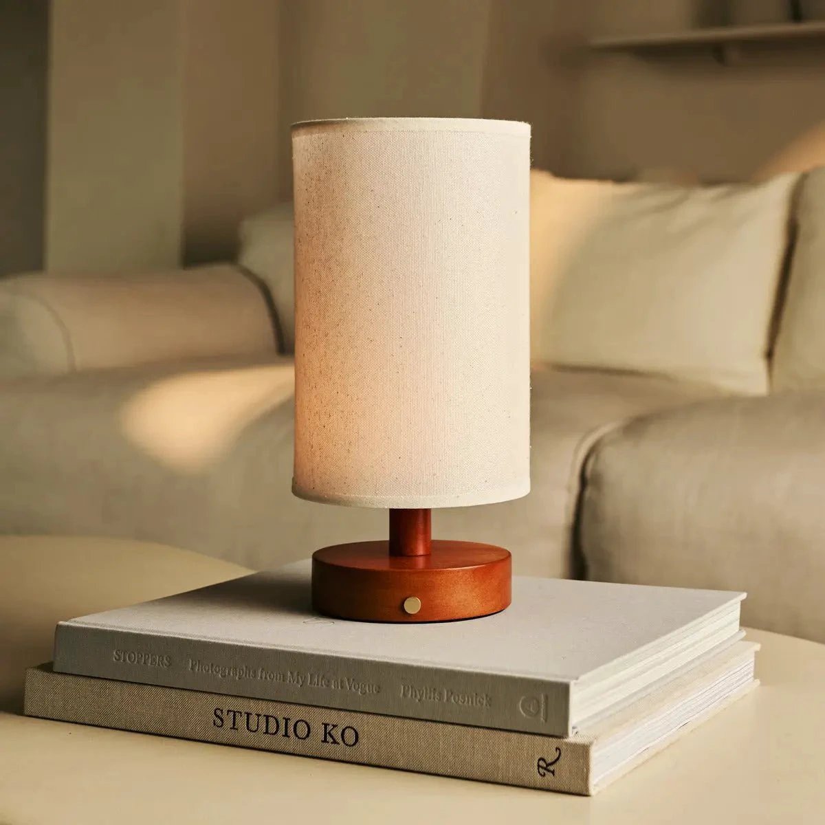 Tafellamp oplaadbaar Ben Kastanjebruine houten by Tavellio - Amsterdam